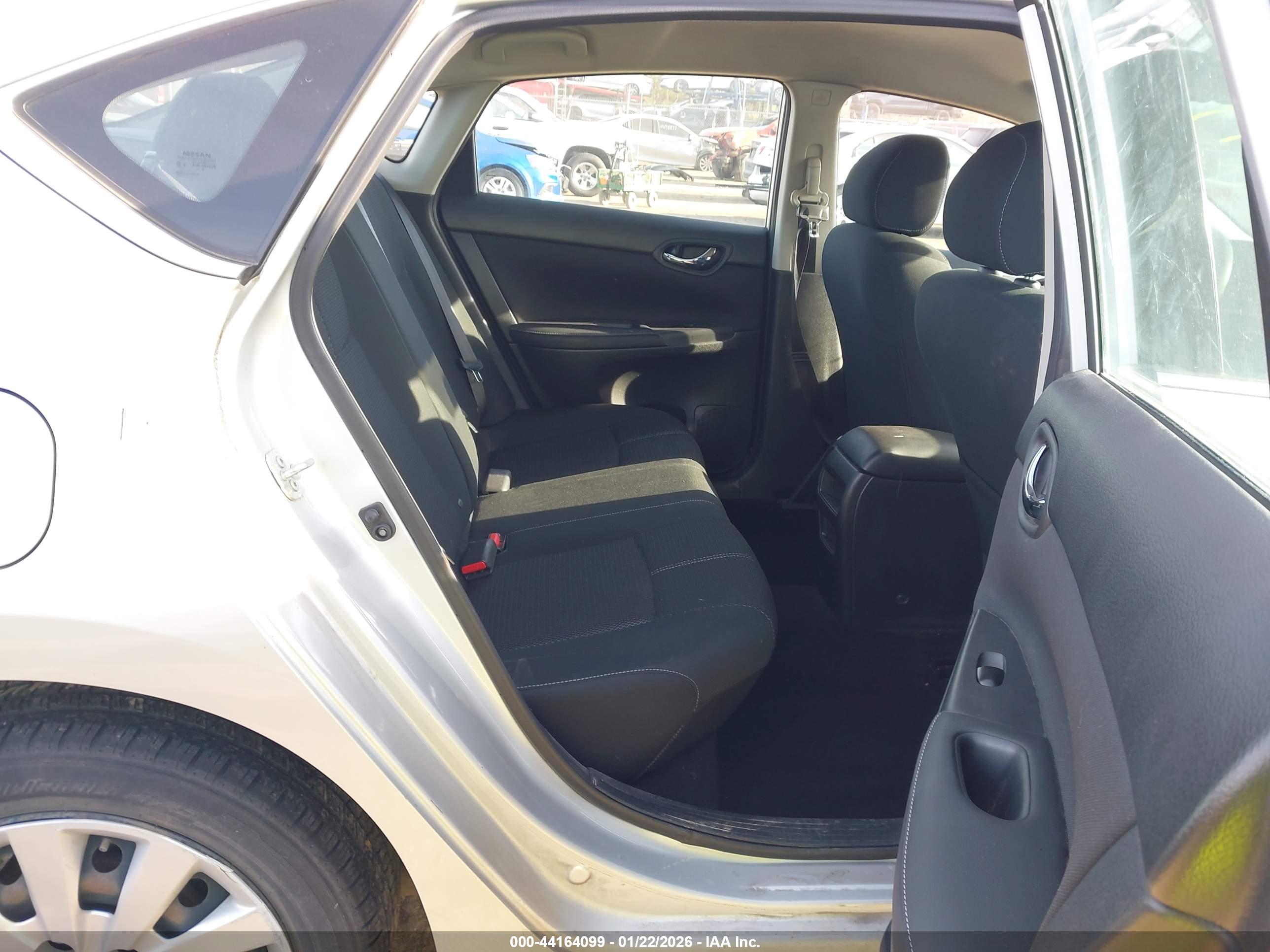 NISSAN SENTRA image 8