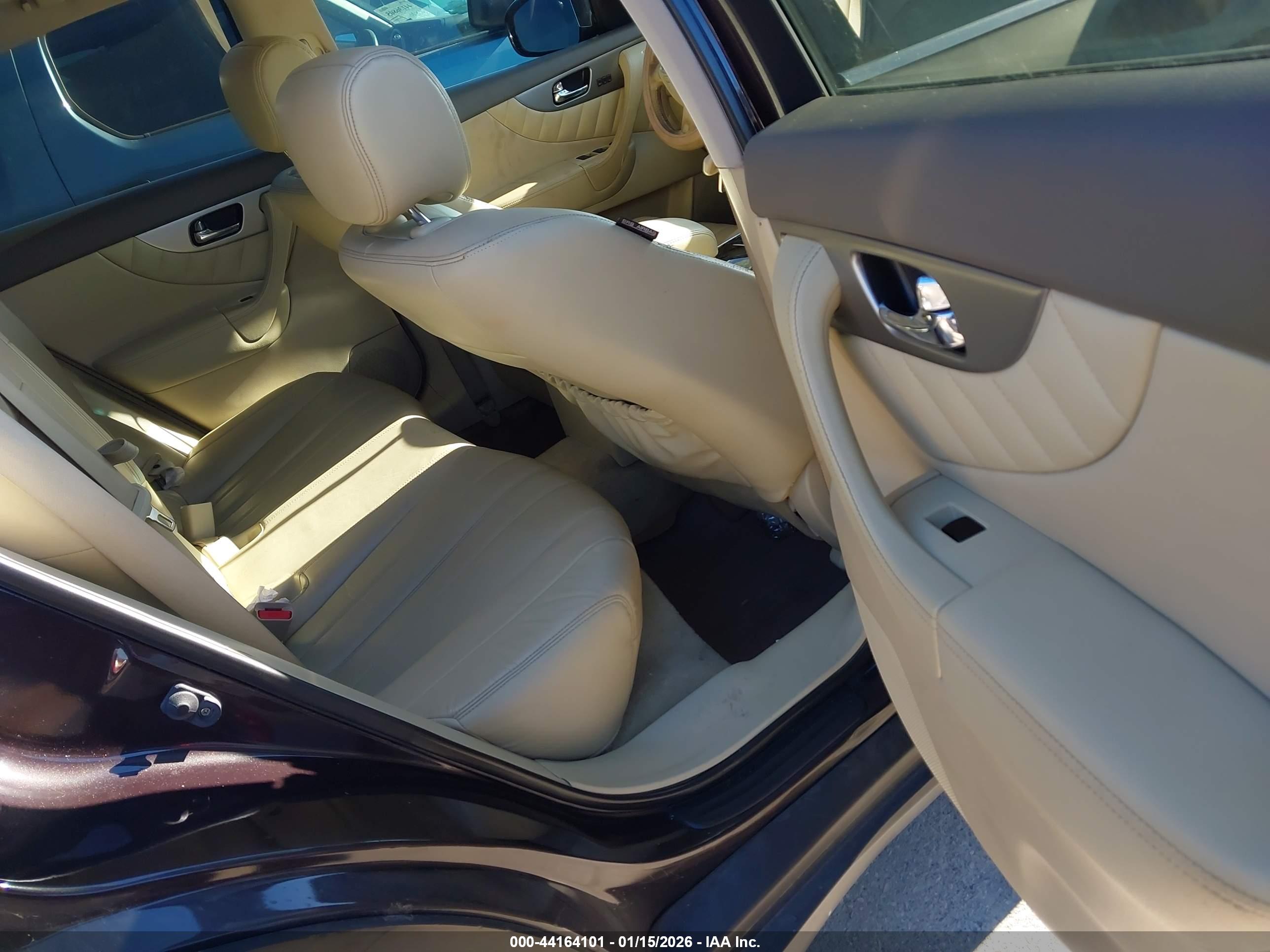 INFINITI FX37 image 8