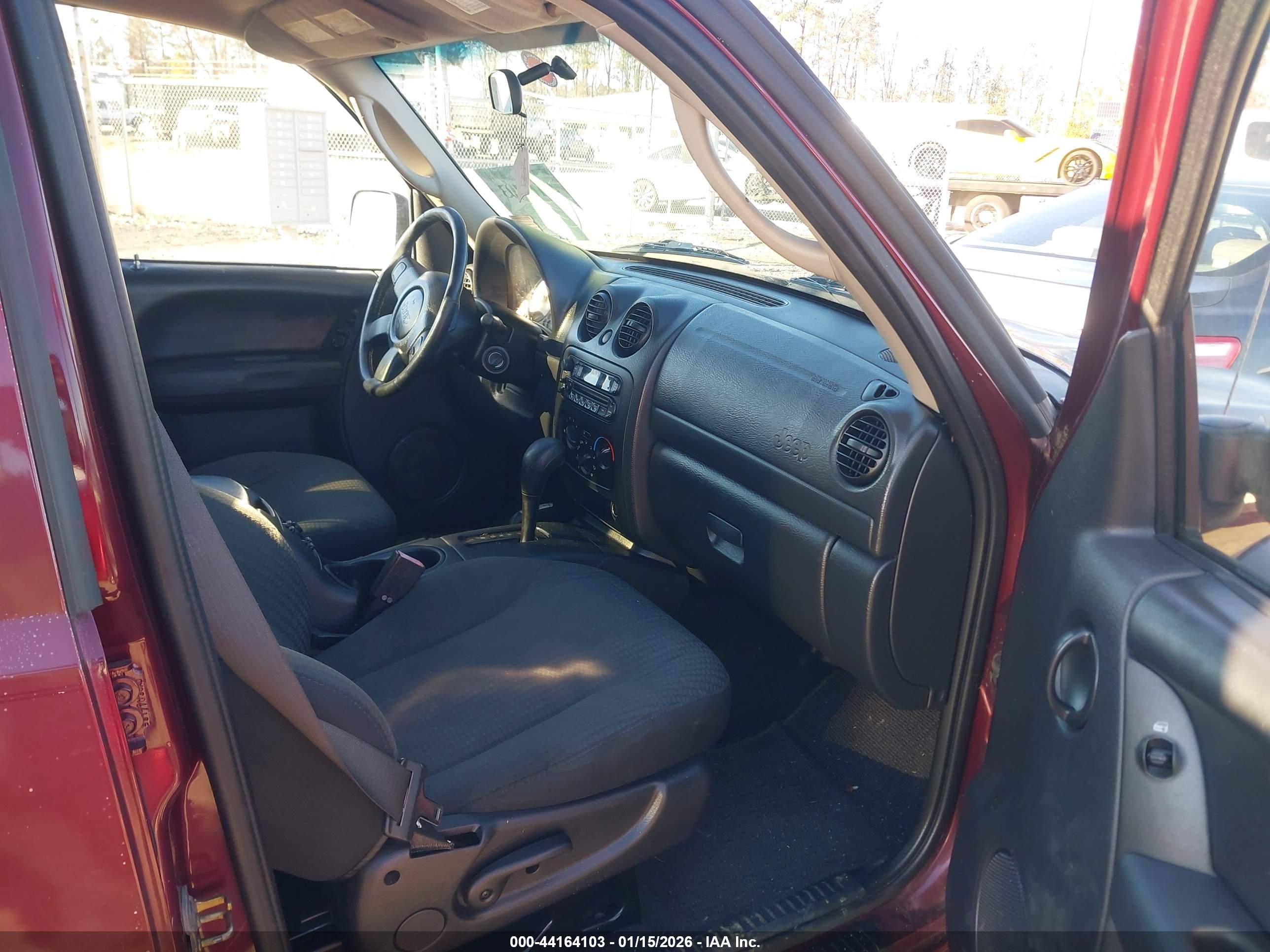 JEEP LIBERTY image 5