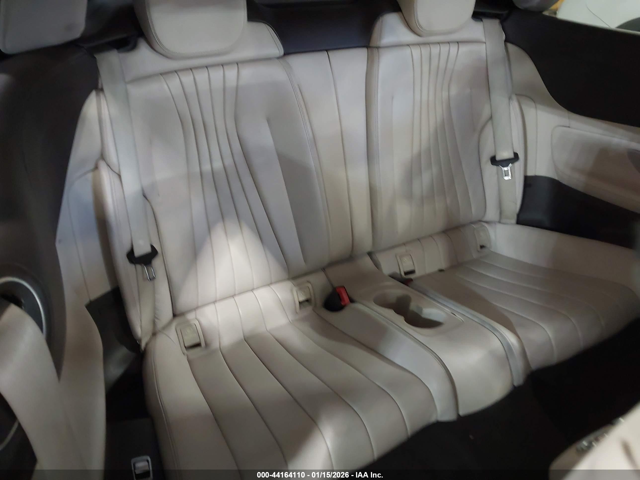 MERCEDES-BENZ E image 8