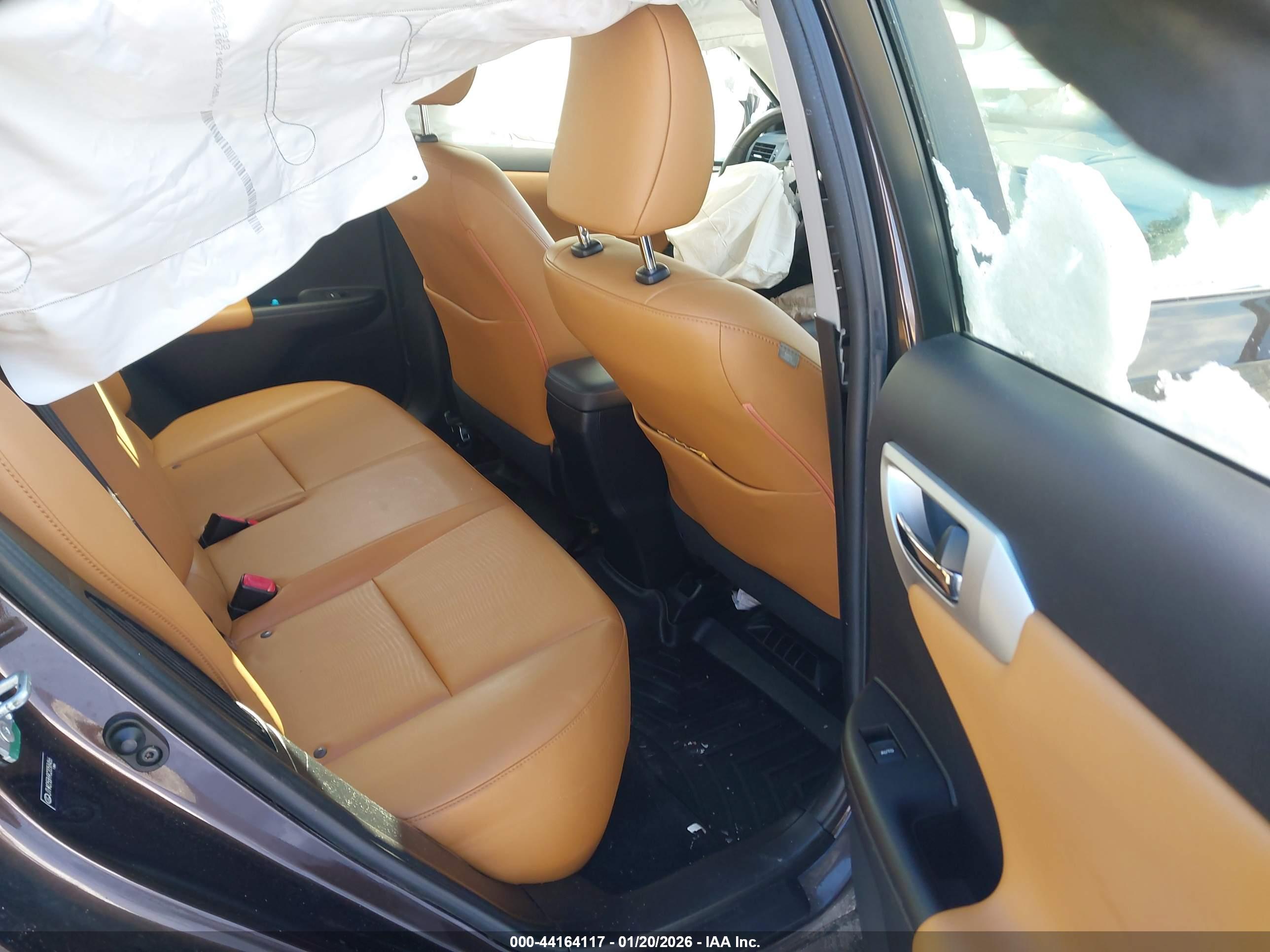 LEXUS CT image 8