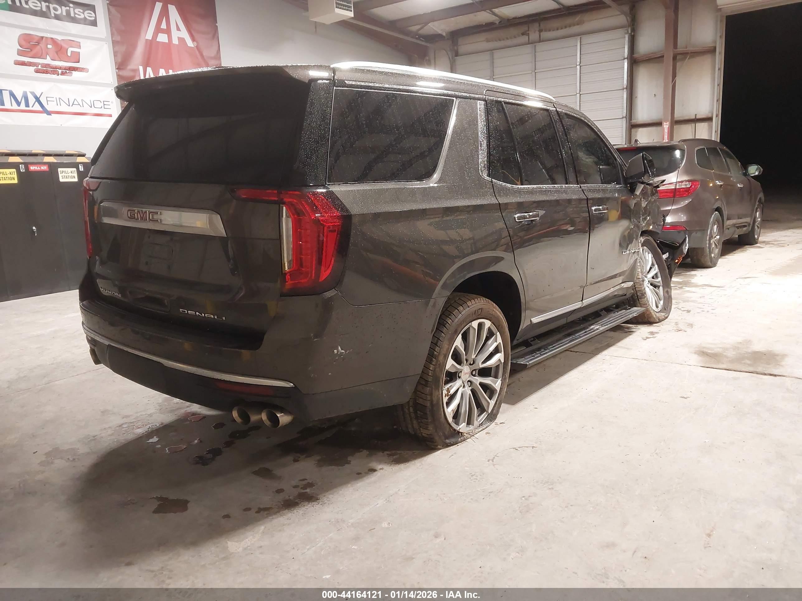 GMC YUKON image 4