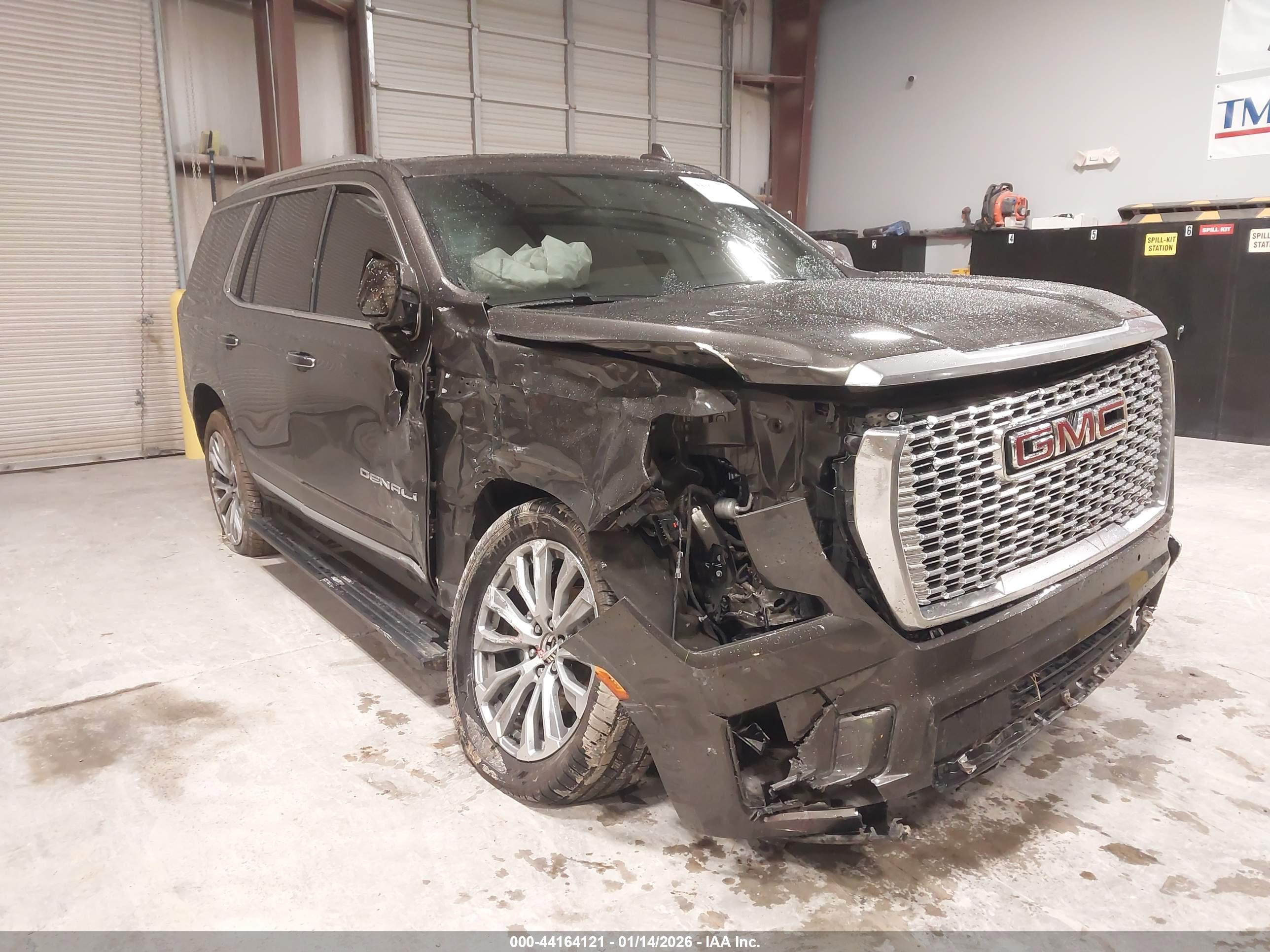 GMC YUKON image 6