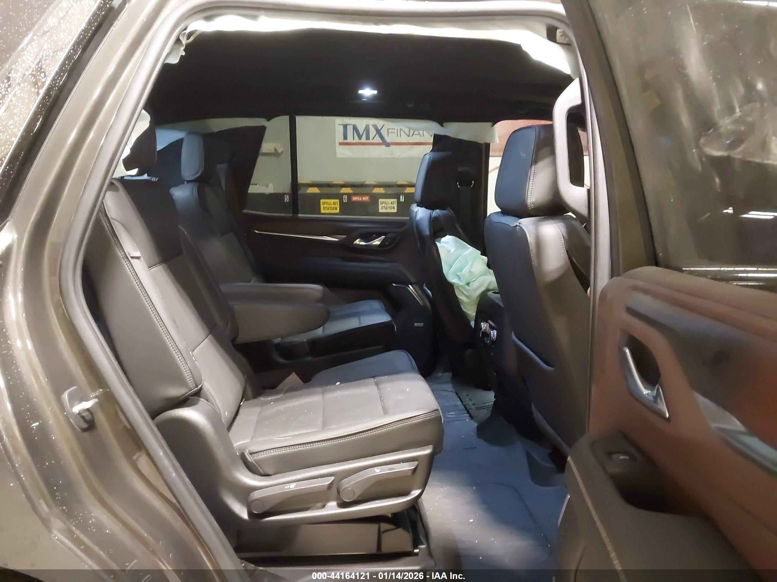 GMC YUKON image 8