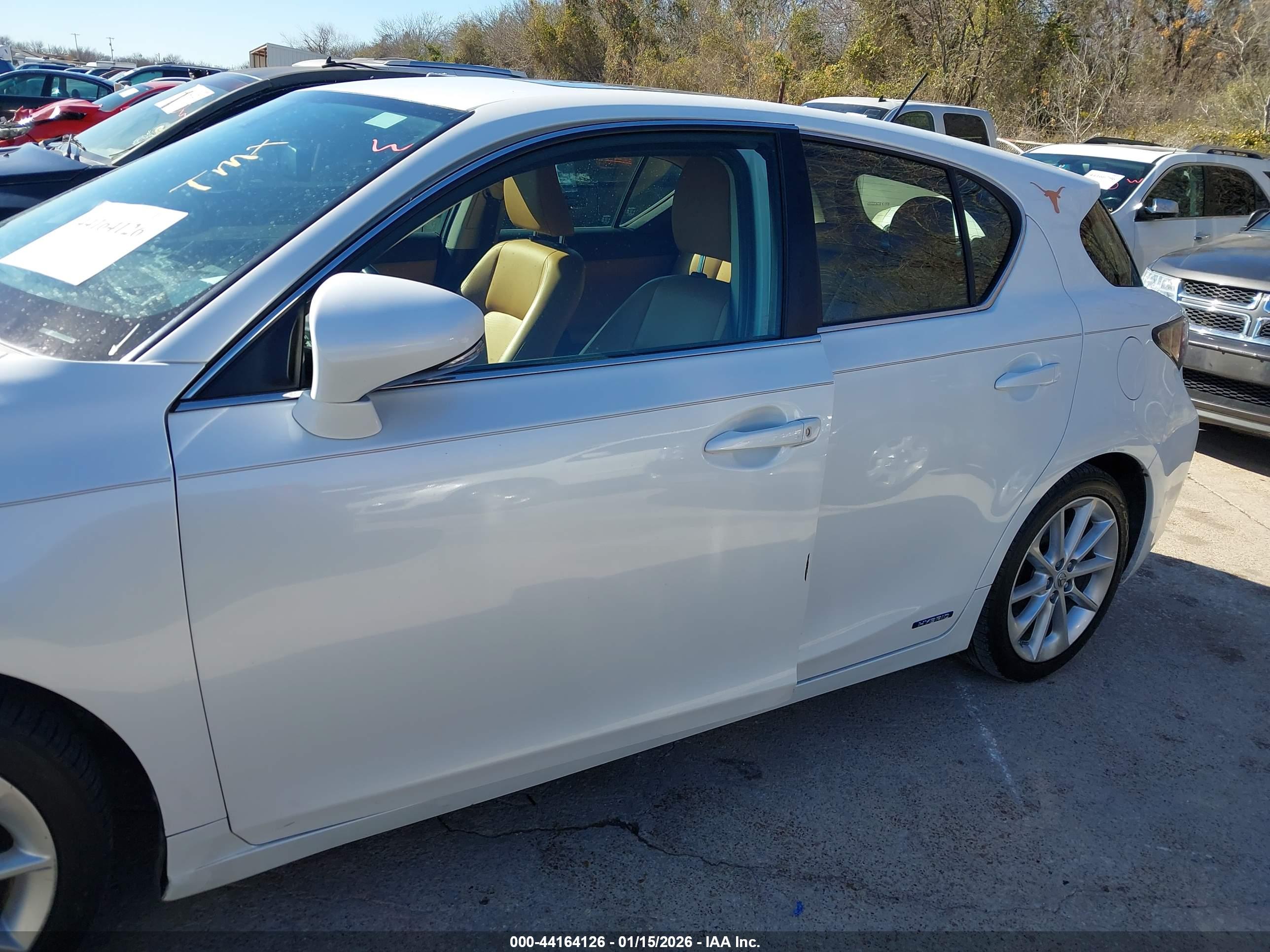 LEXUS CT image 6