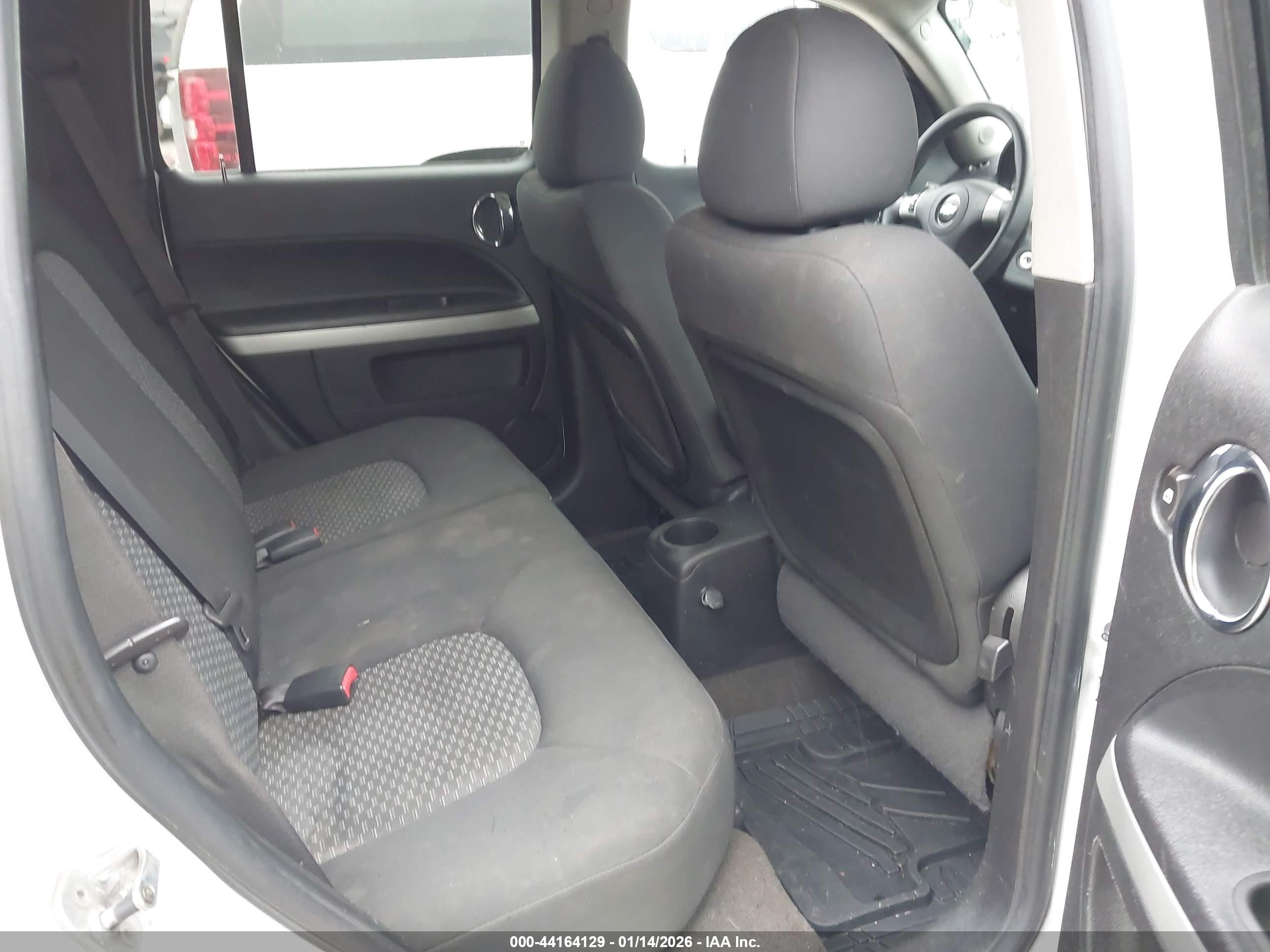 CHEVROLET HHR image 8