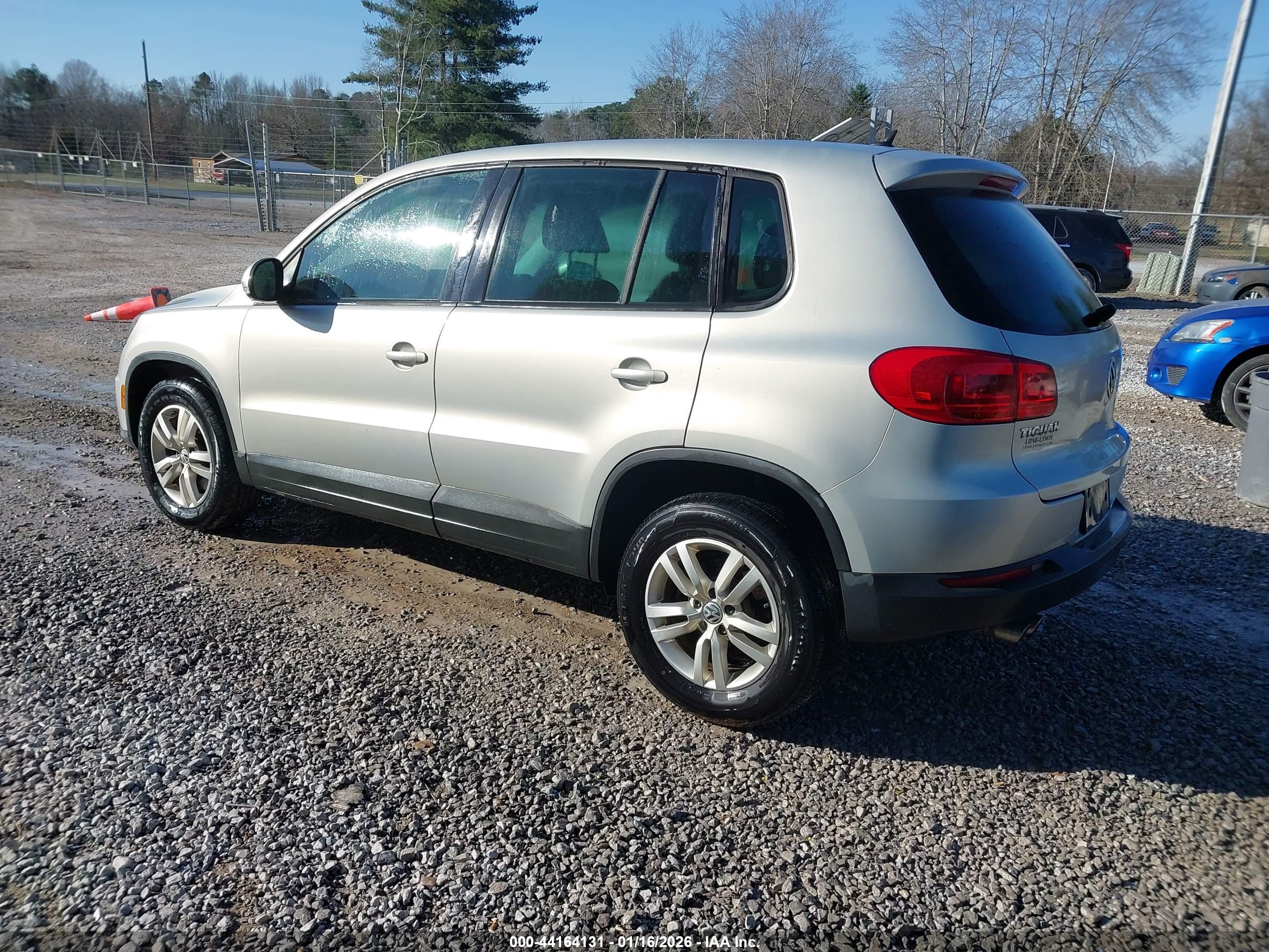 VOLKSWAGEN TIGUAN image 3