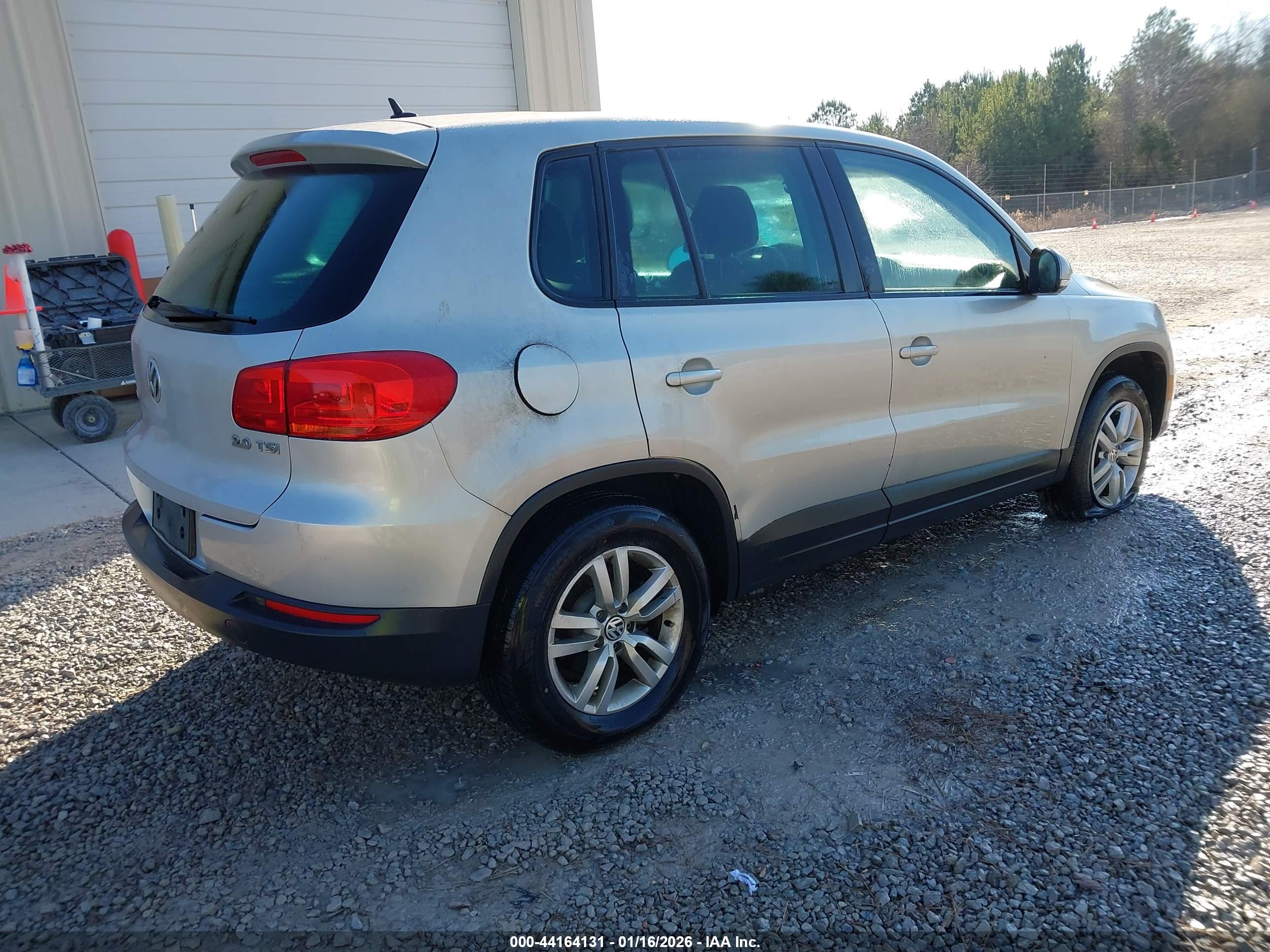 VOLKSWAGEN TIGUAN image 4