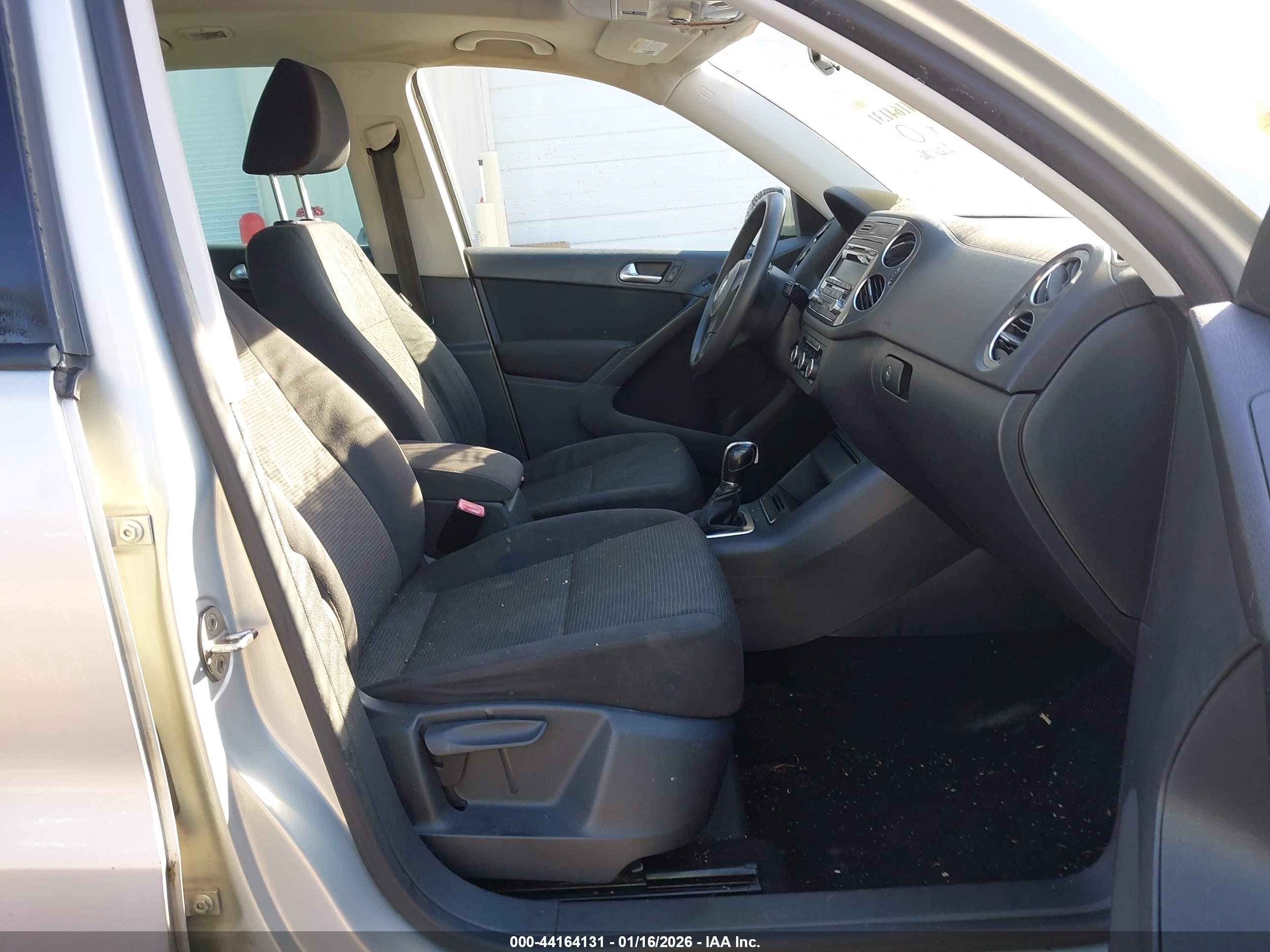 VOLKSWAGEN TIGUAN image 5