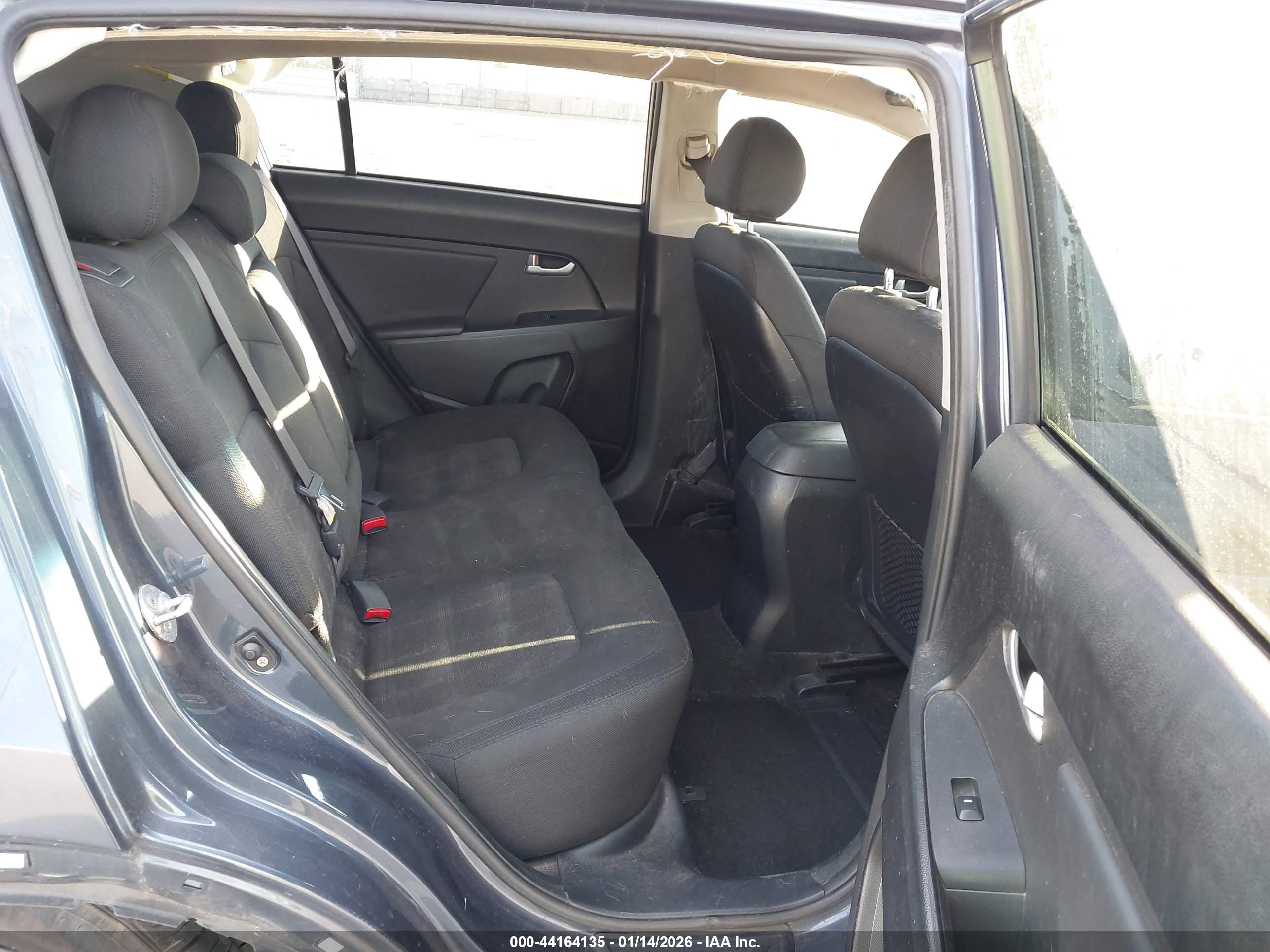 KIA SPORTAGE image 8