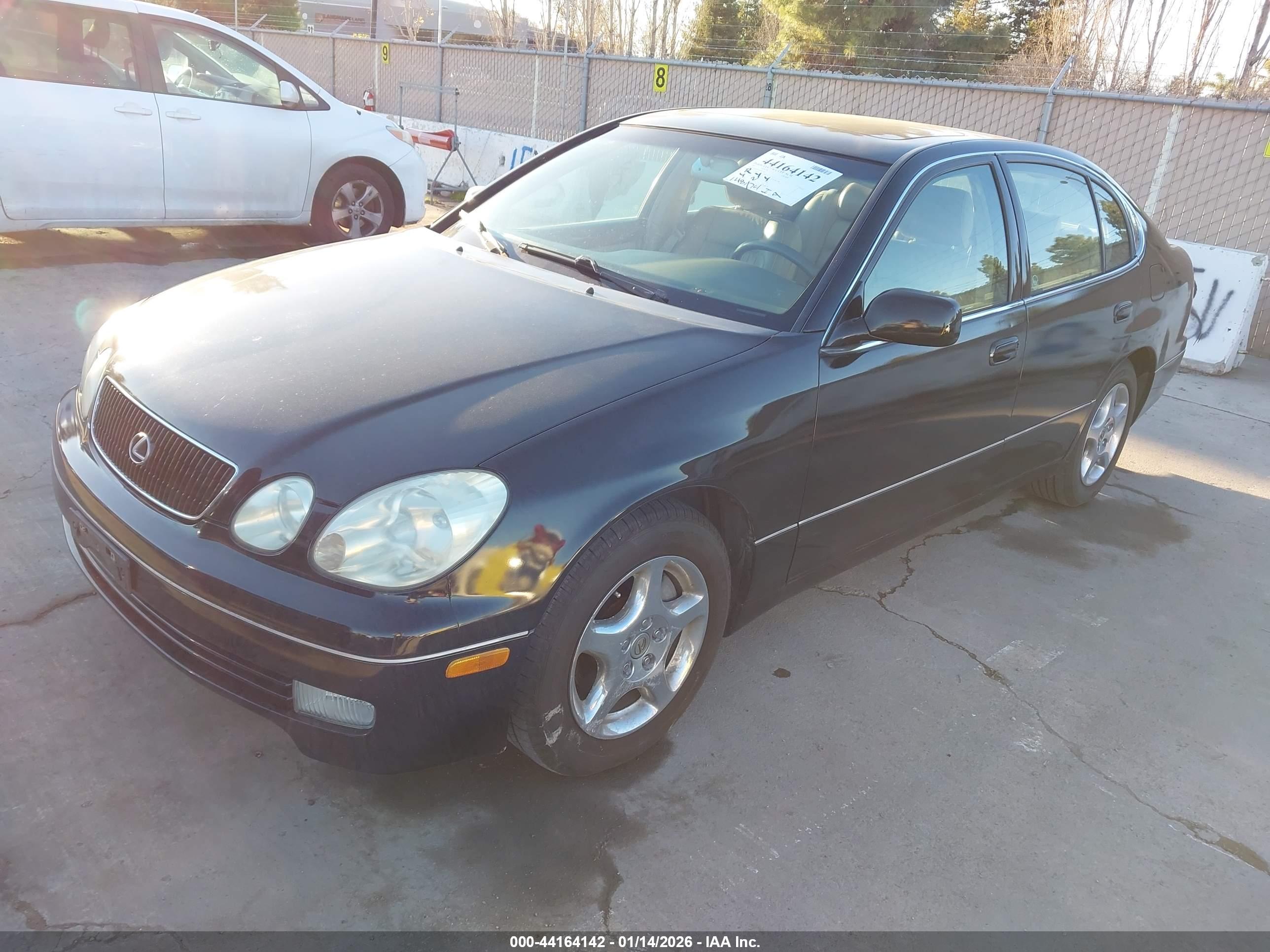 LEXUS GS image 2