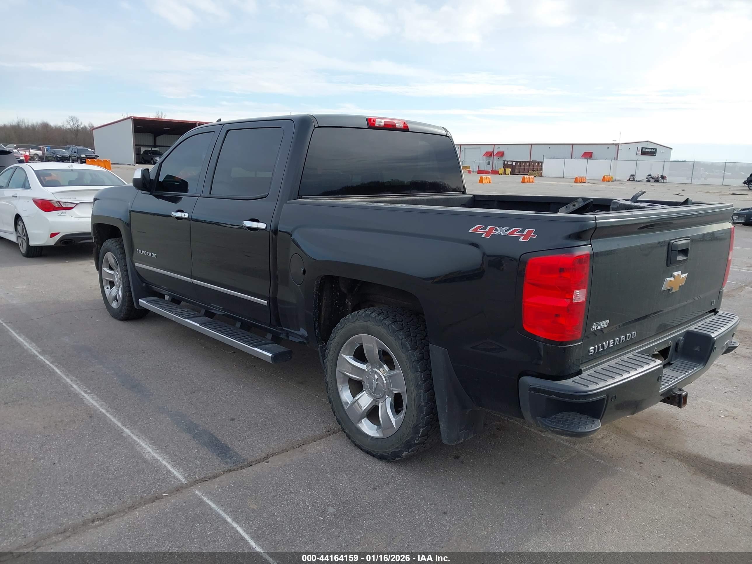 CHEVROLET SILVERADO image 3