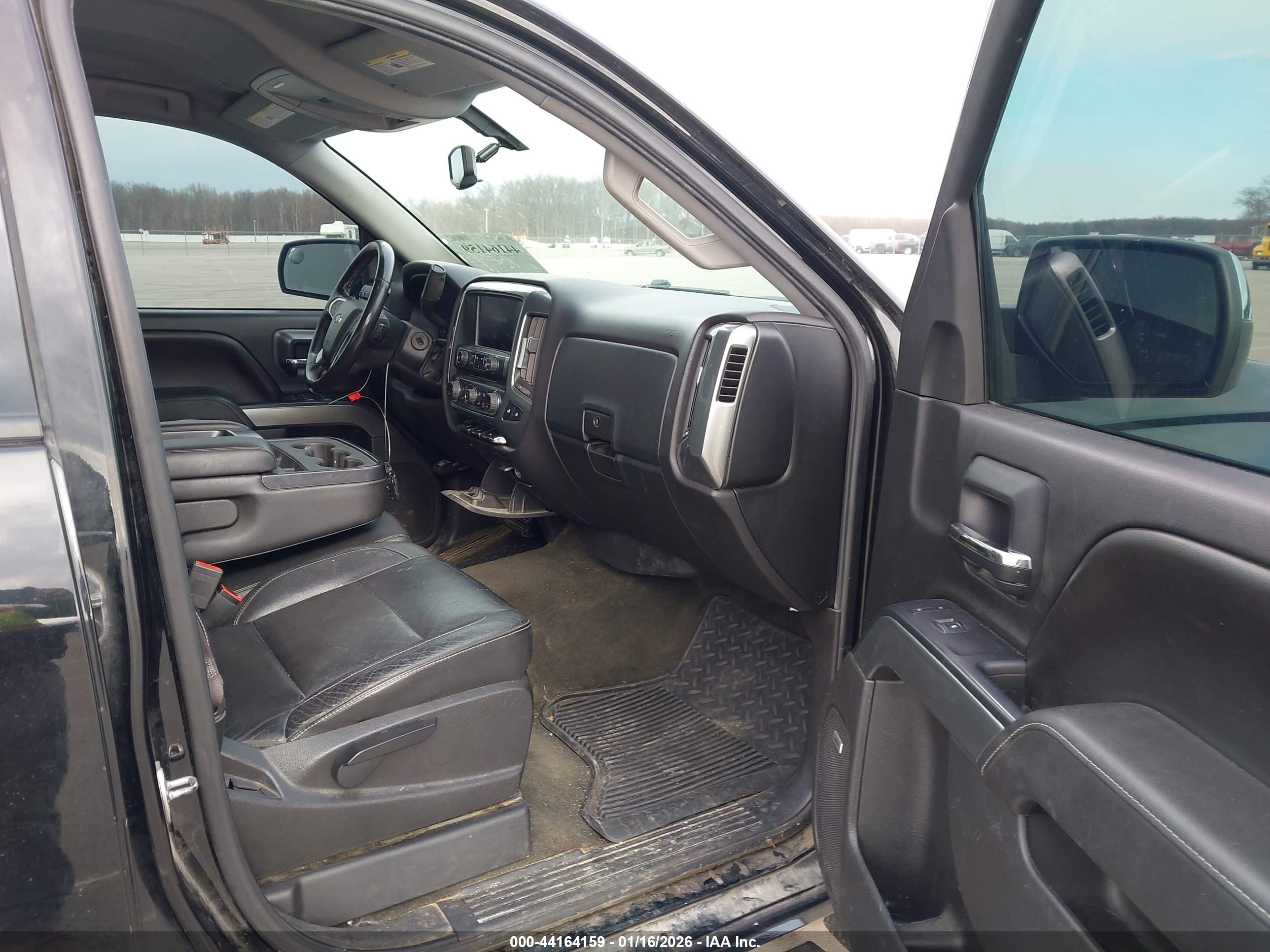 CHEVROLET SILVERADO image 5