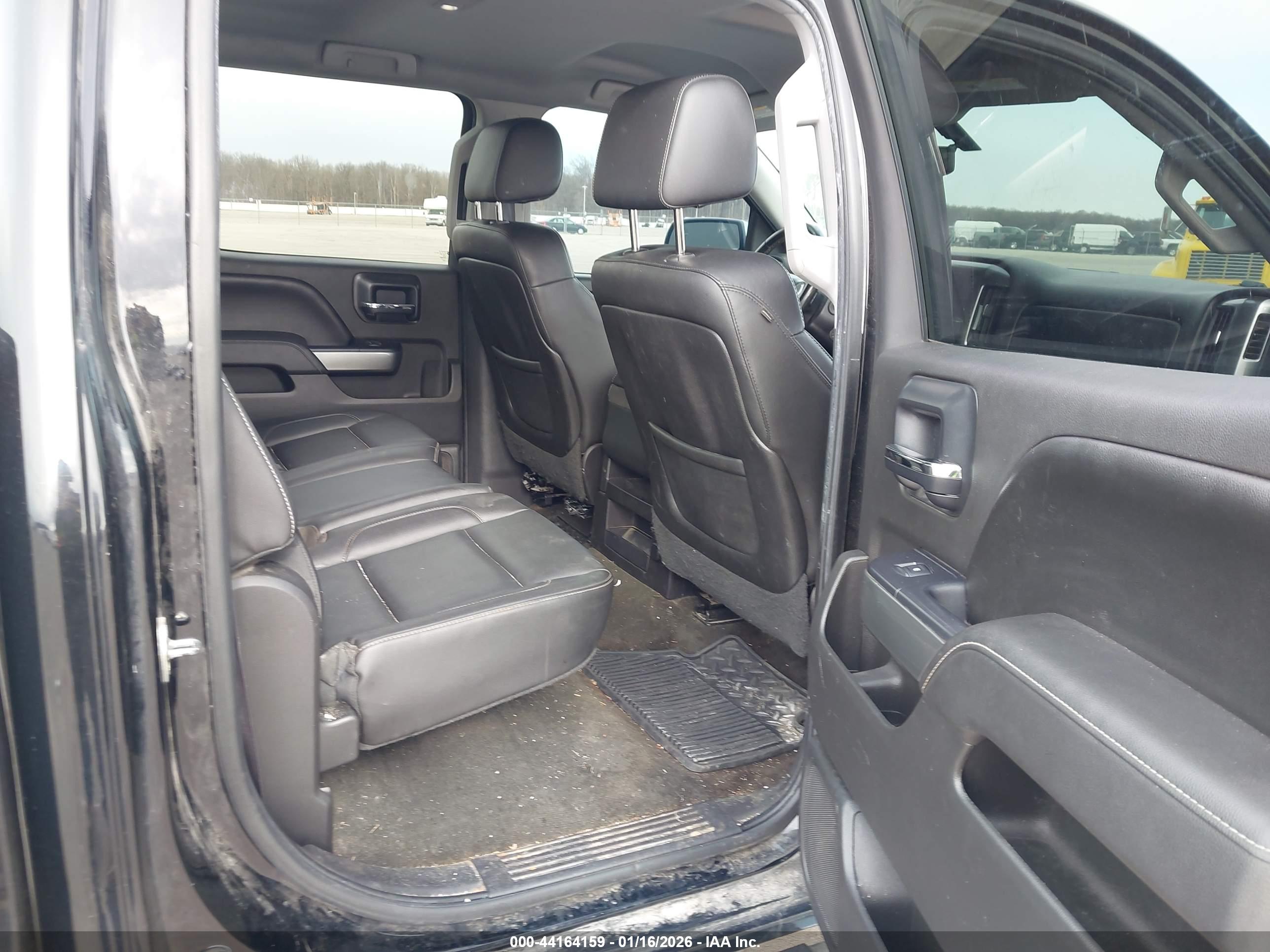 CHEVROLET SILVERADO image 8