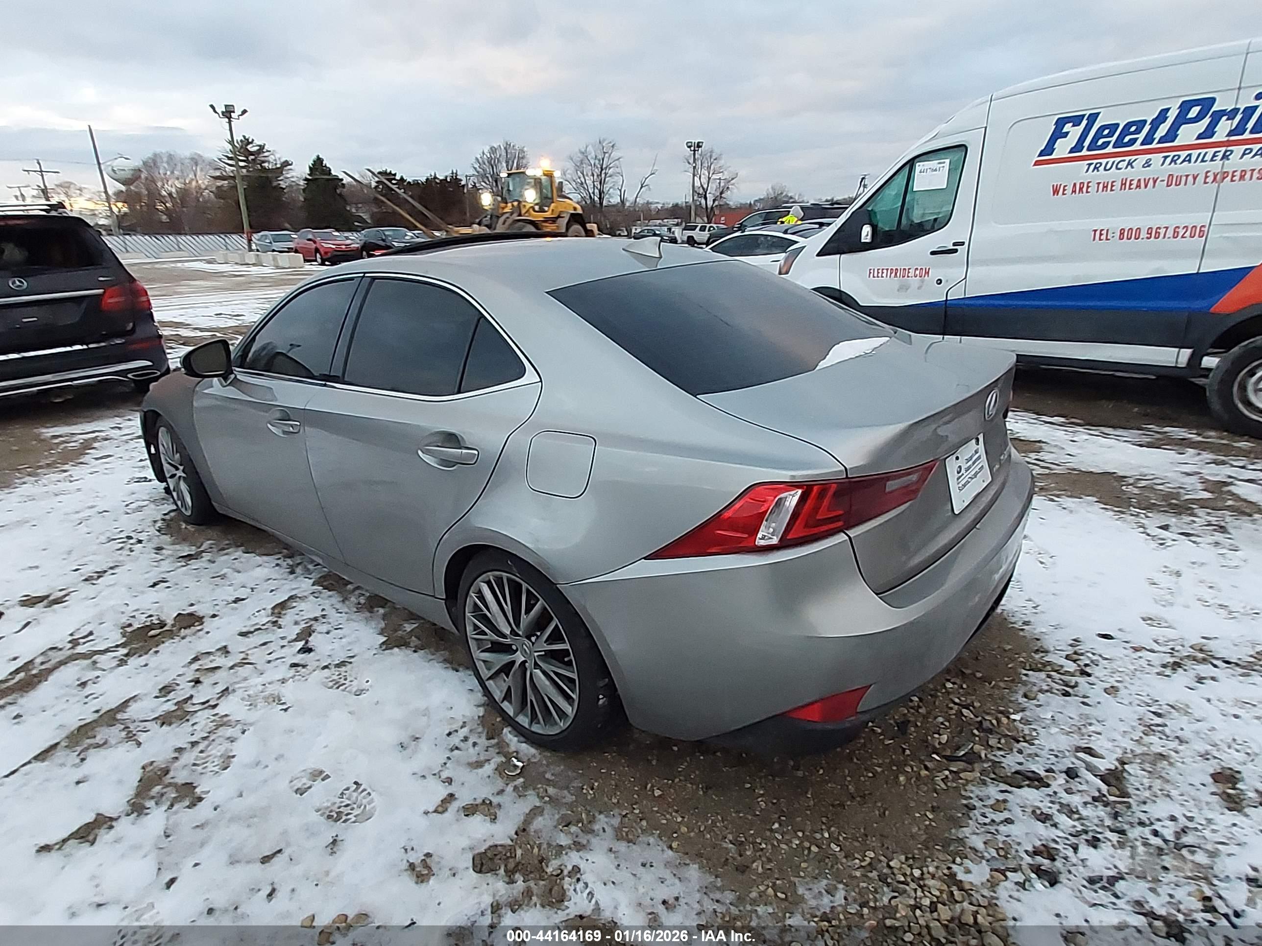 LEXUS IS image 3