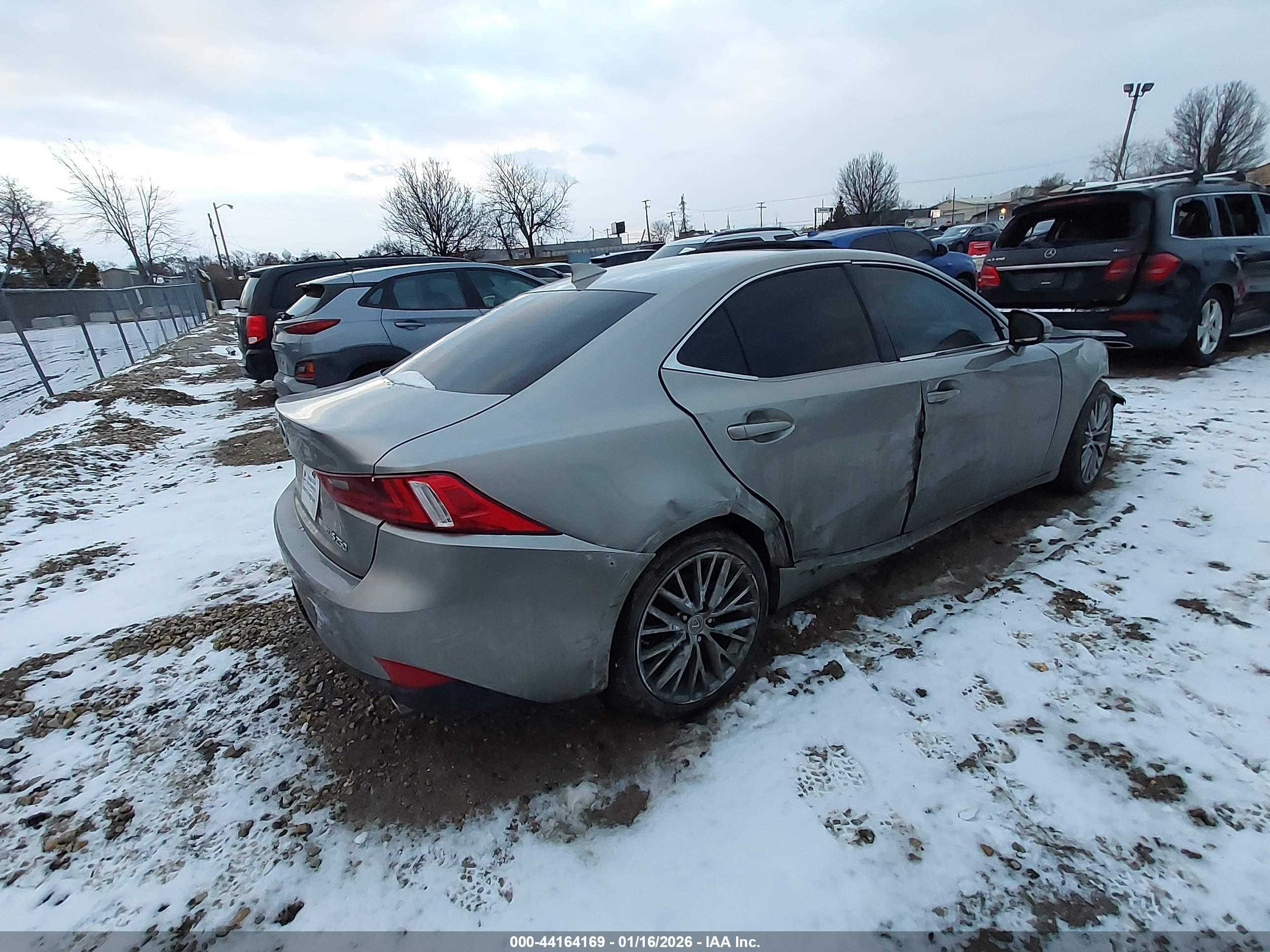 LEXUS IS image 4