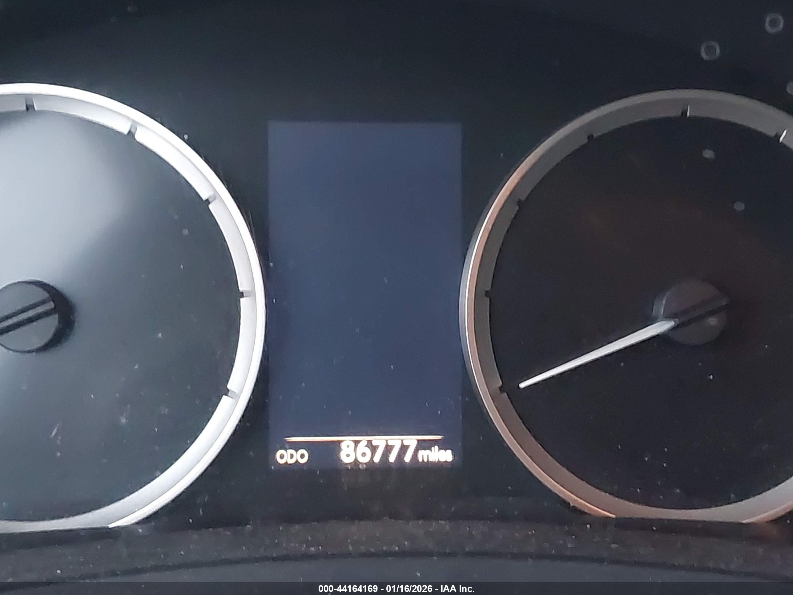LEXUS IS image 7