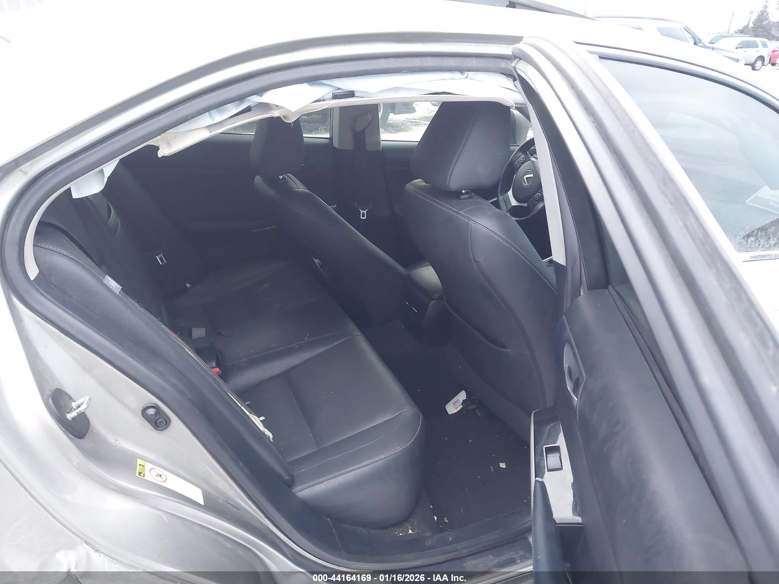LEXUS IS image 8