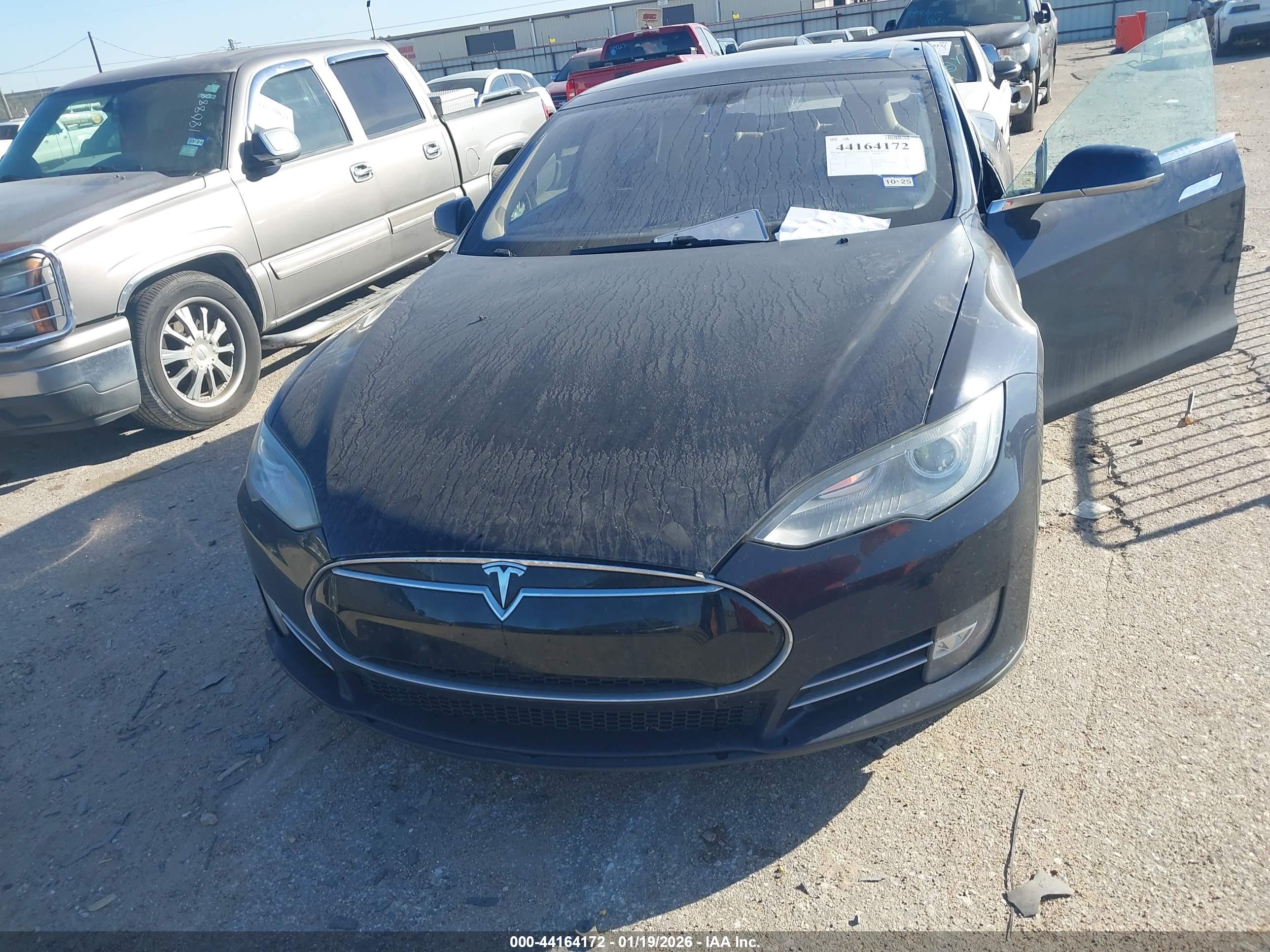 TESLA MODEL image 10