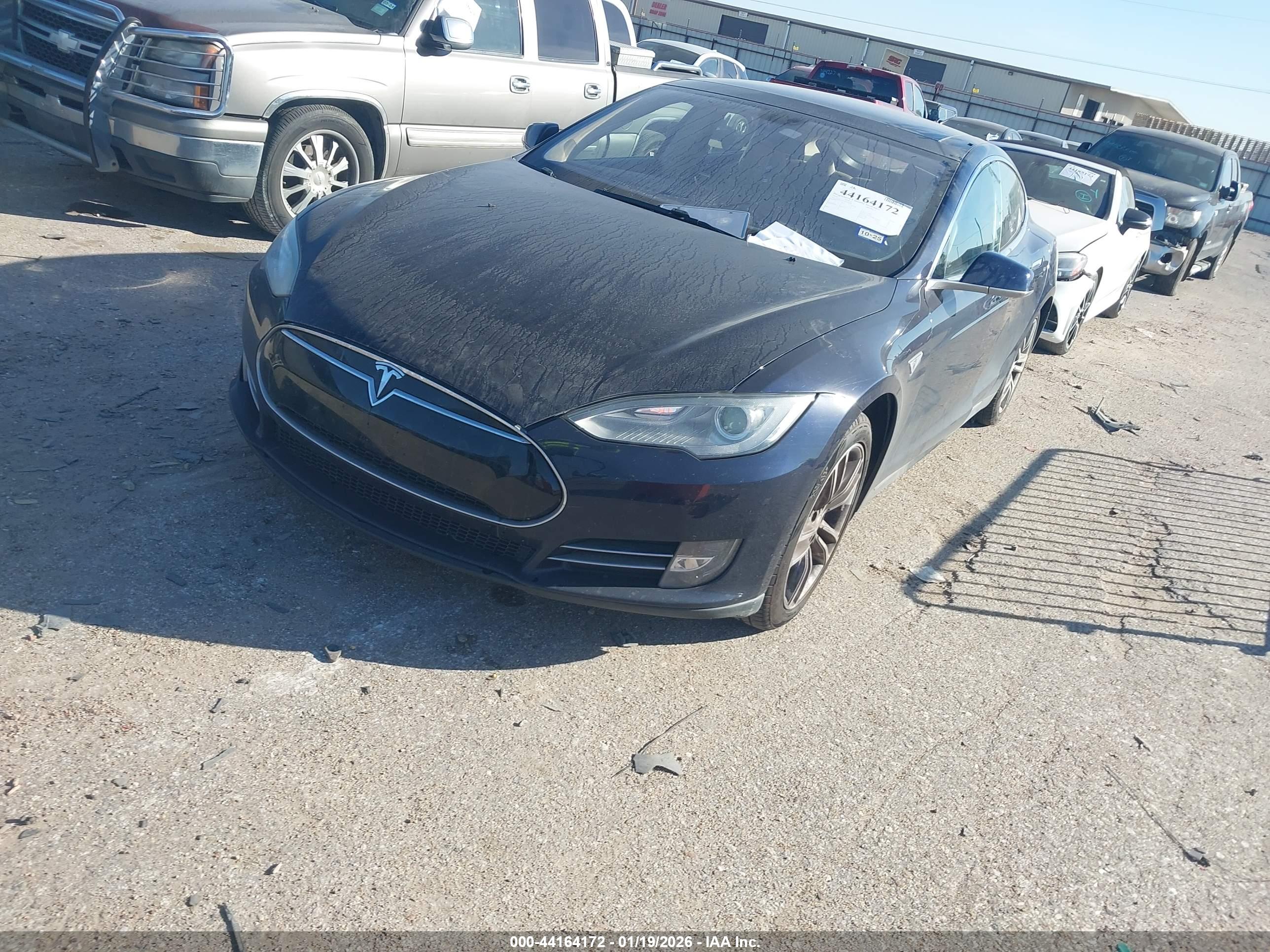 TESLA MODEL image 2
