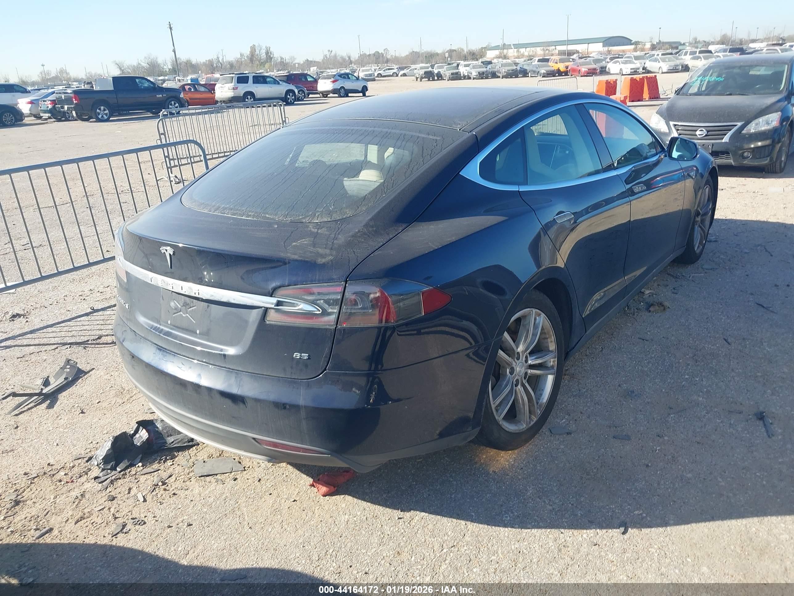 TESLA MODEL image 4