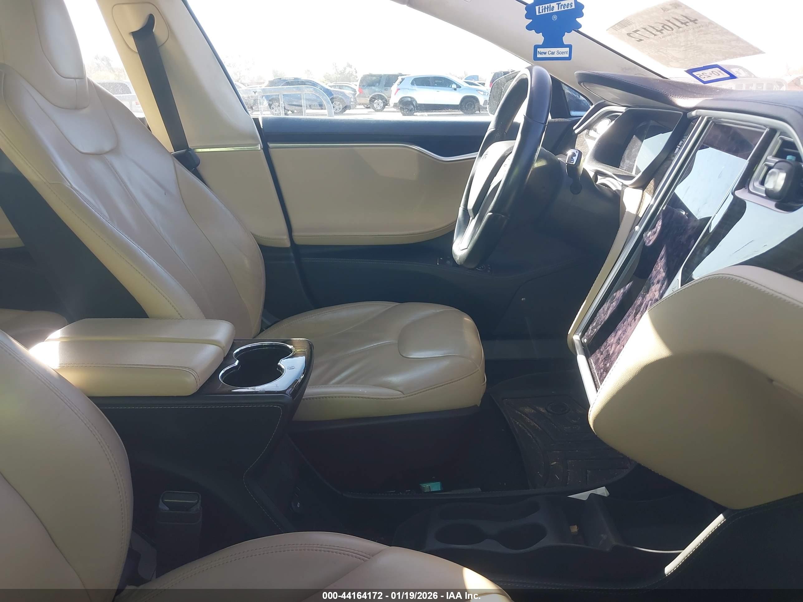 TESLA MODEL image 5