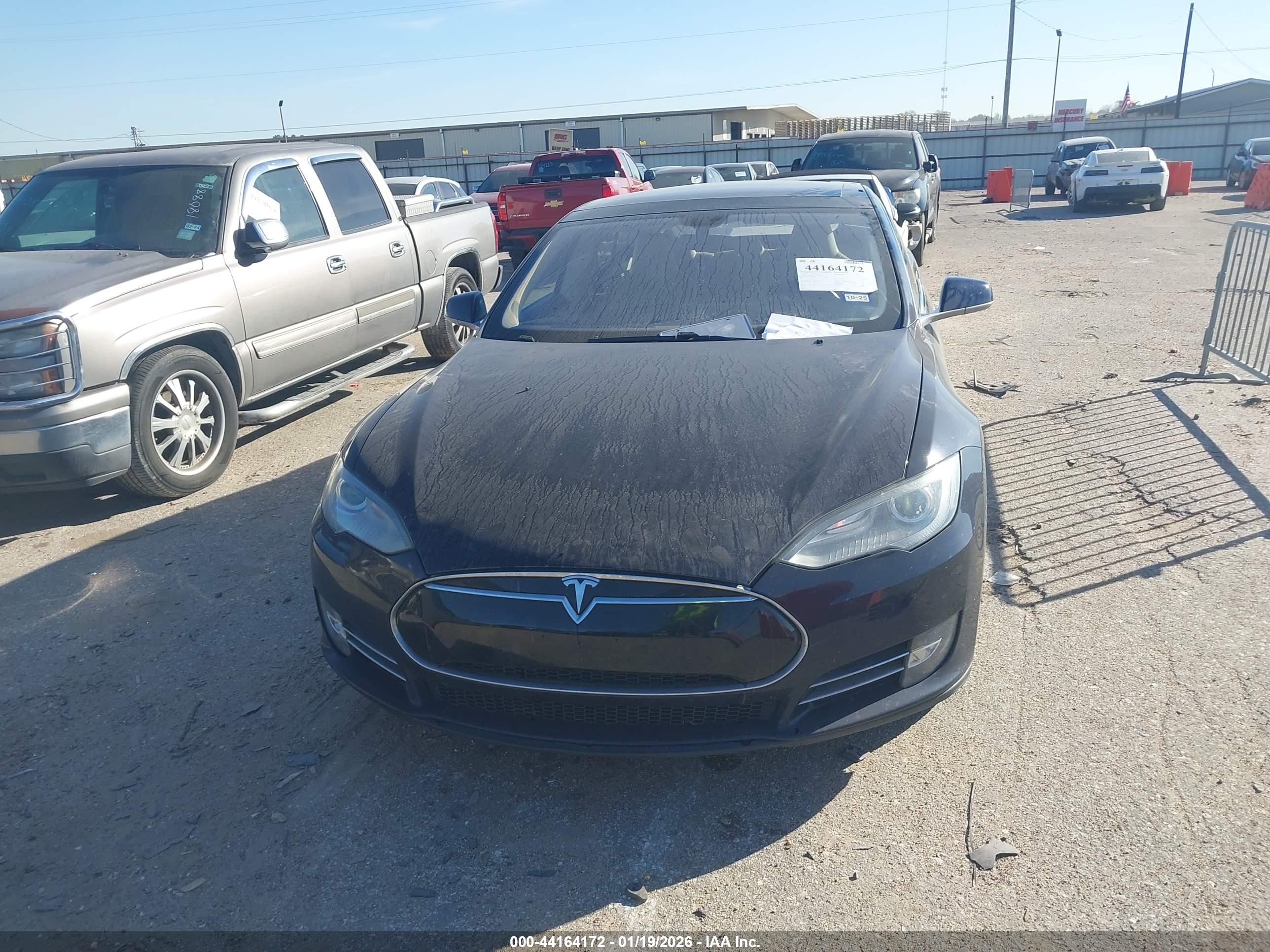 TESLA MODEL image 6