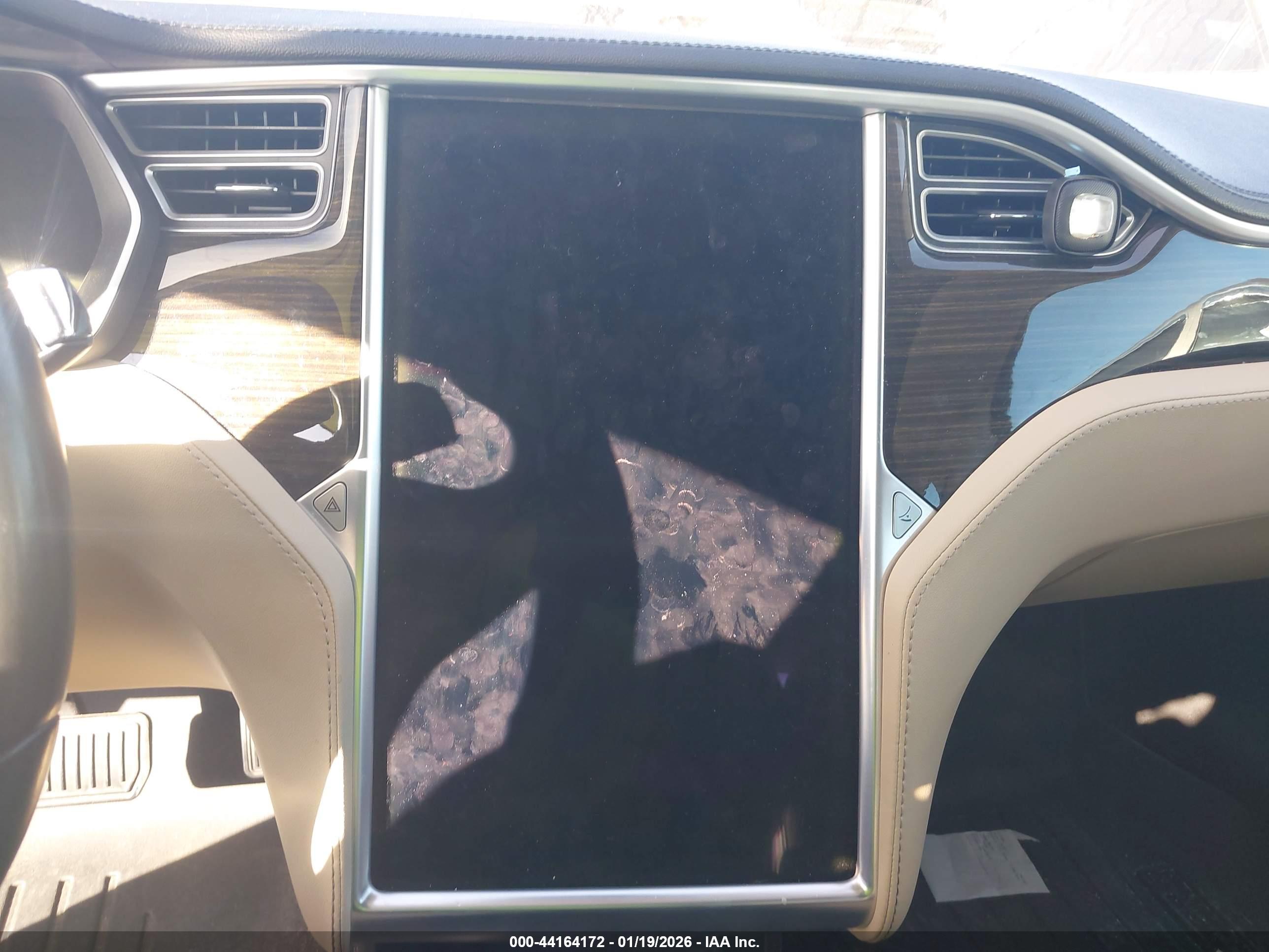 TESLA MODEL image 7