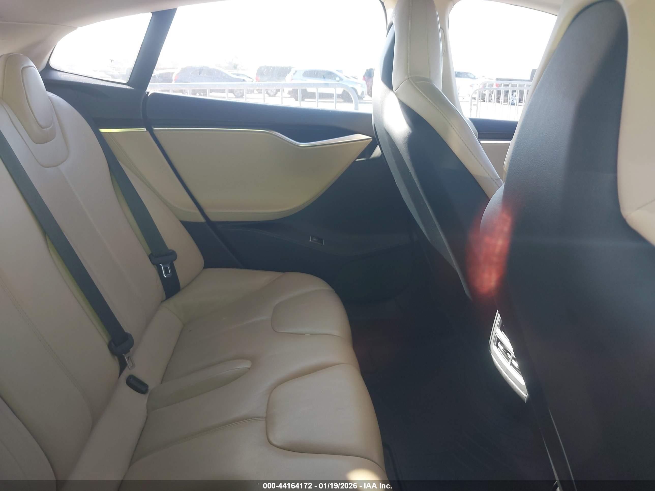 TESLA MODEL image 8