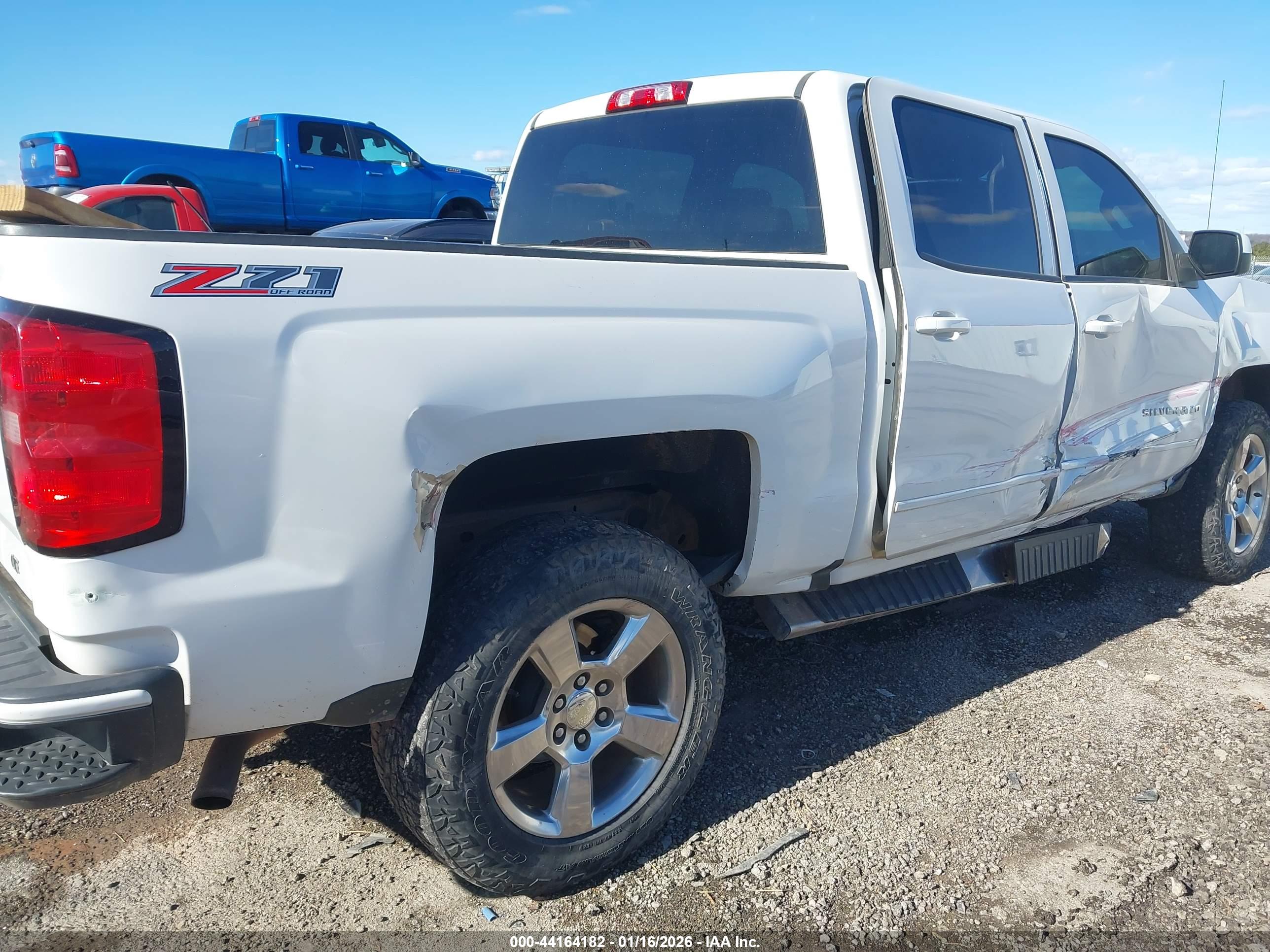 CHEVROLET SILVERADO image 6