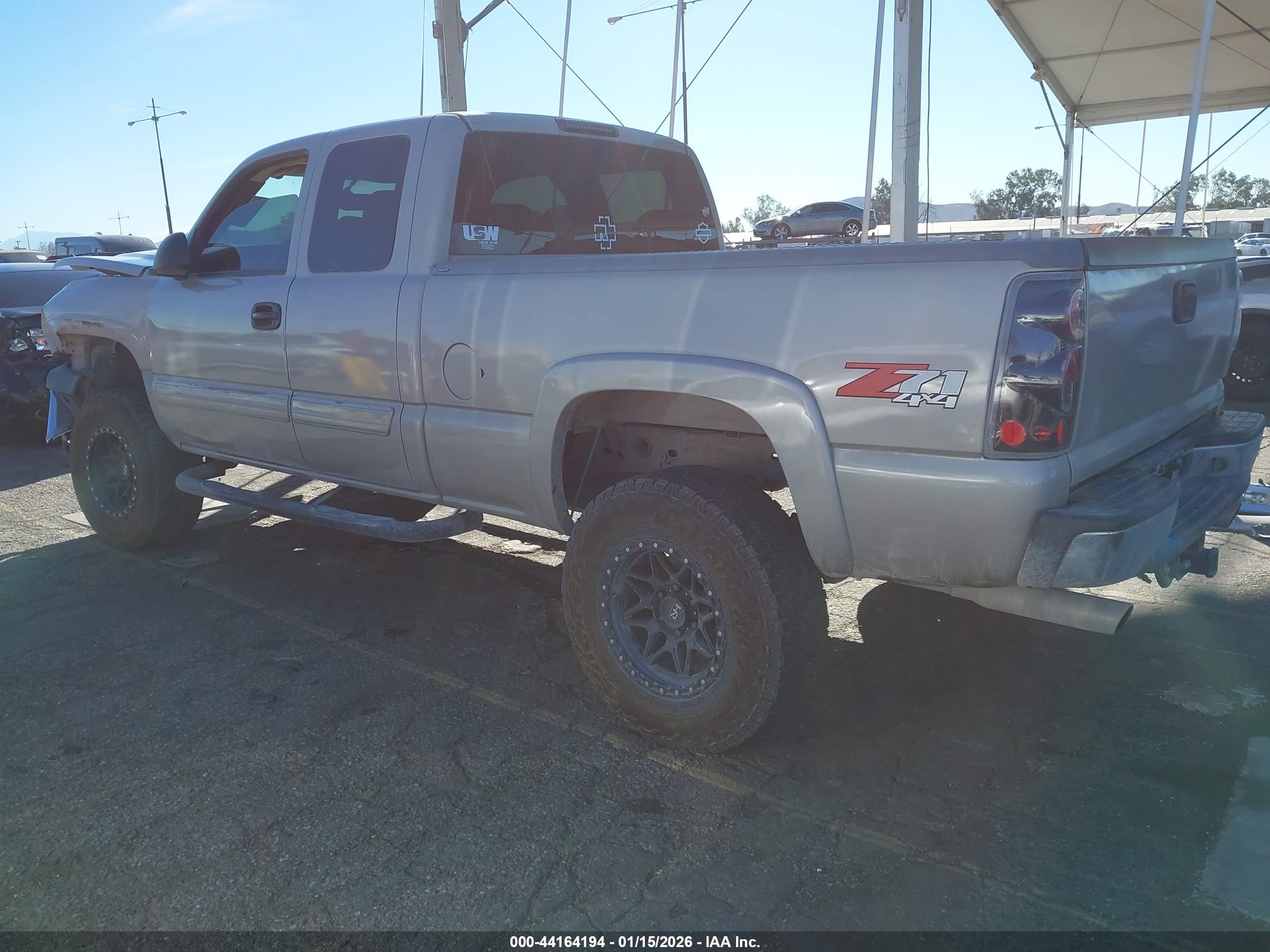 CHEVROLET SILVERADO image 3