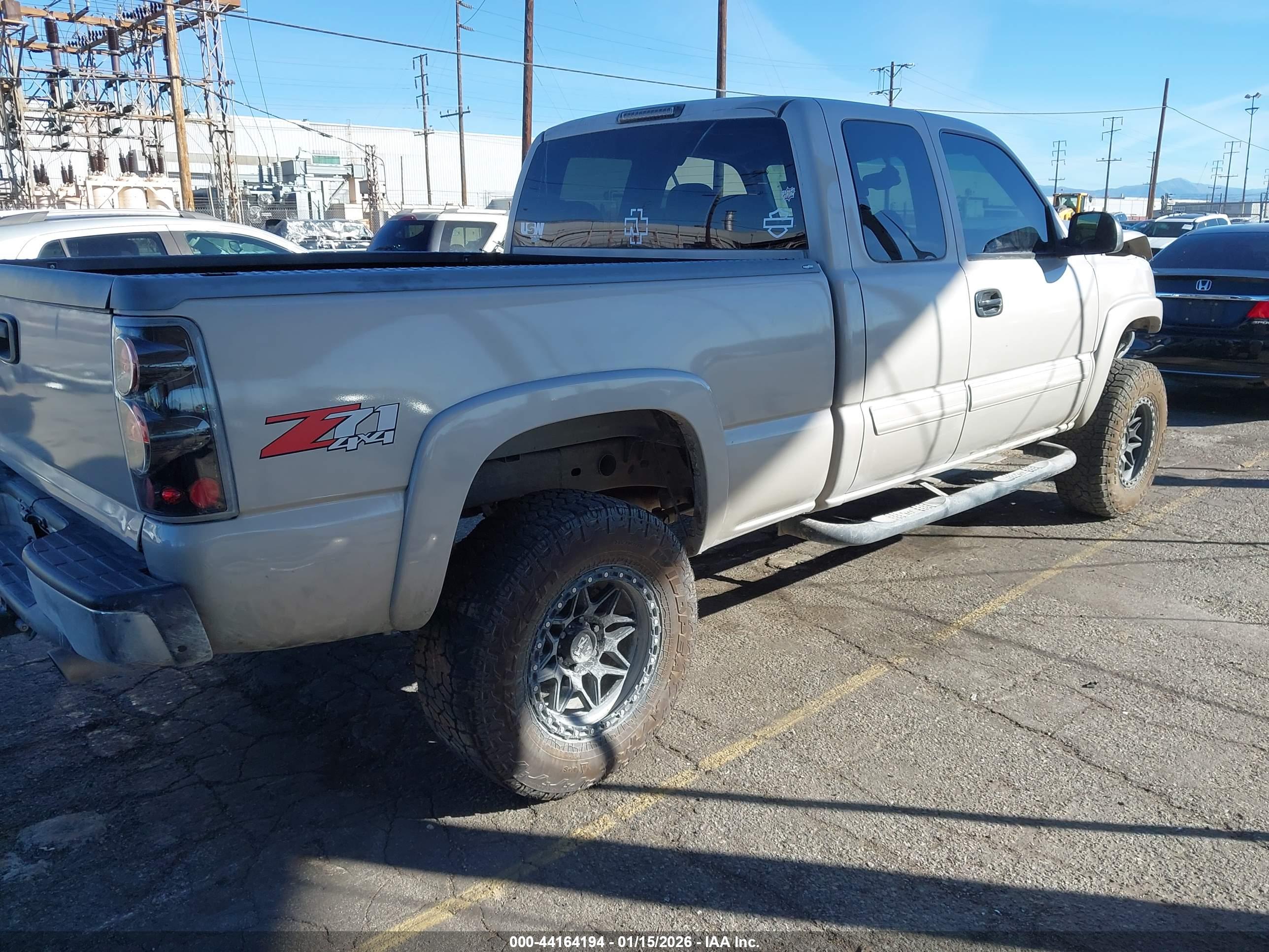 CHEVROLET SILVERADO image 4