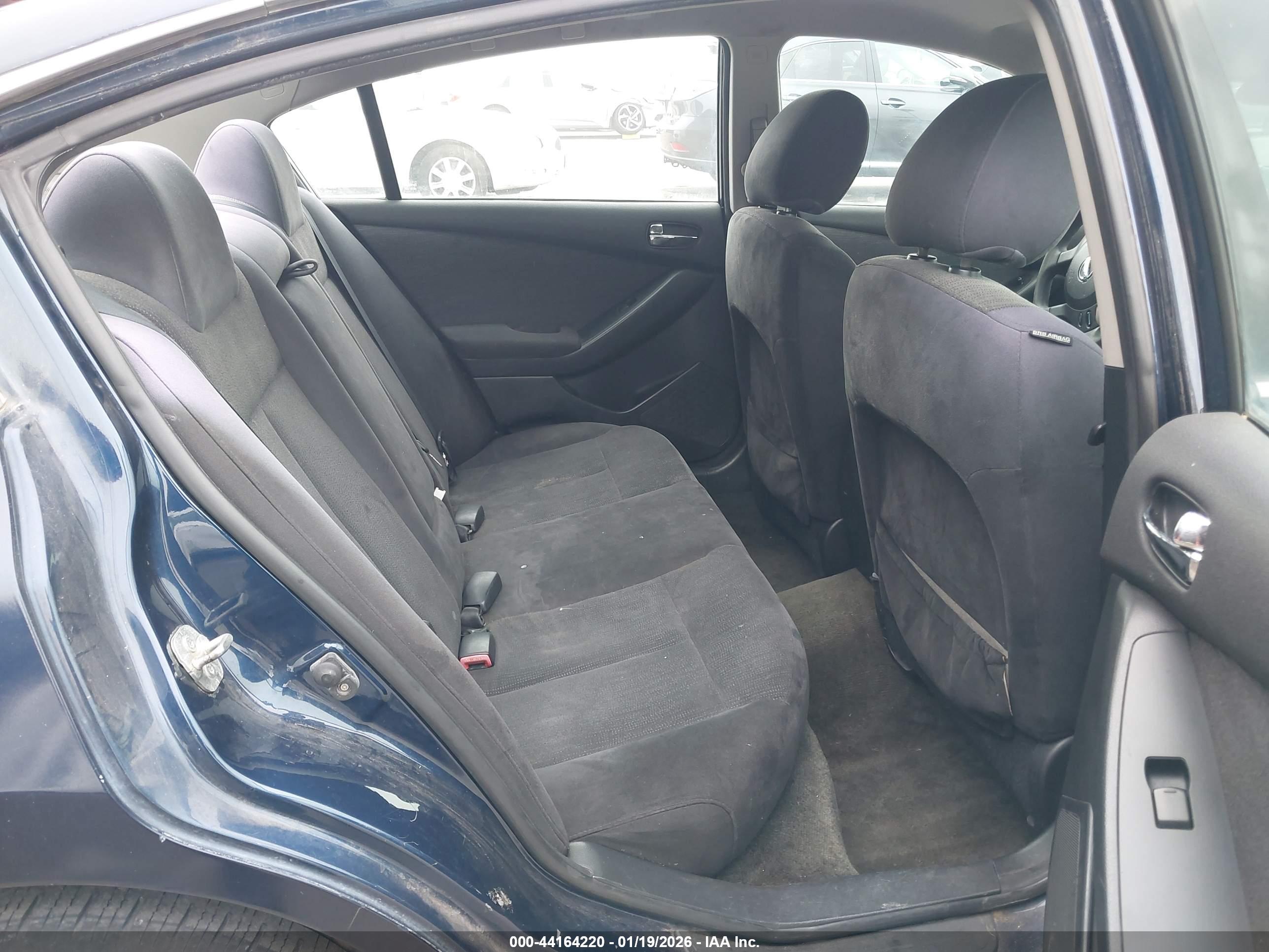 NISSAN ALTIMA image 8