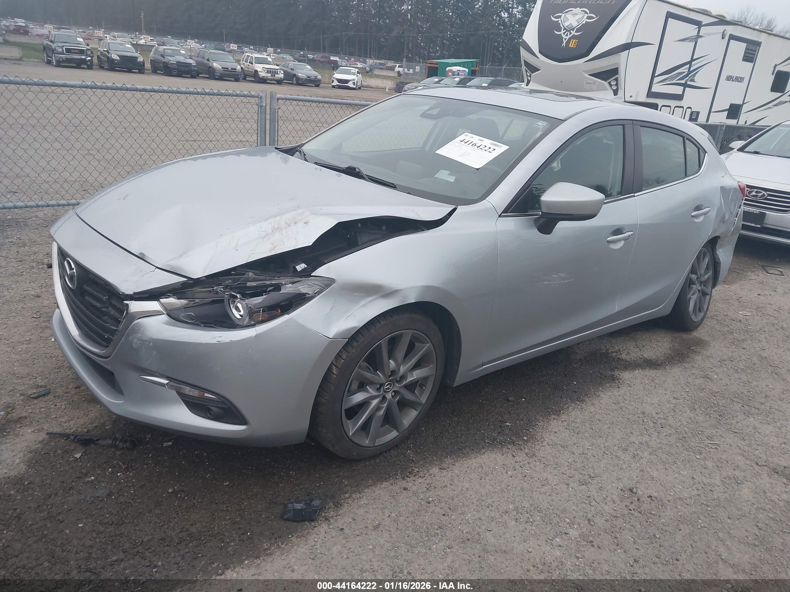 MAZDA MAZDA3 image 2