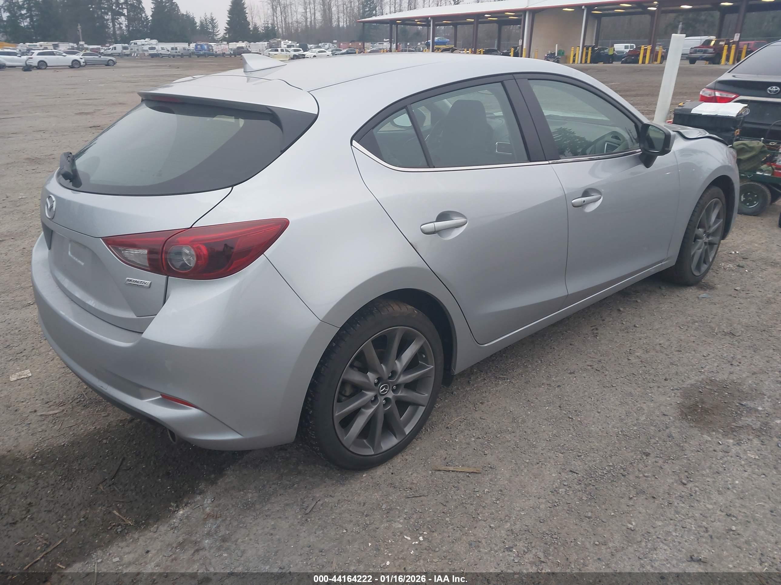 MAZDA MAZDA3 image 4