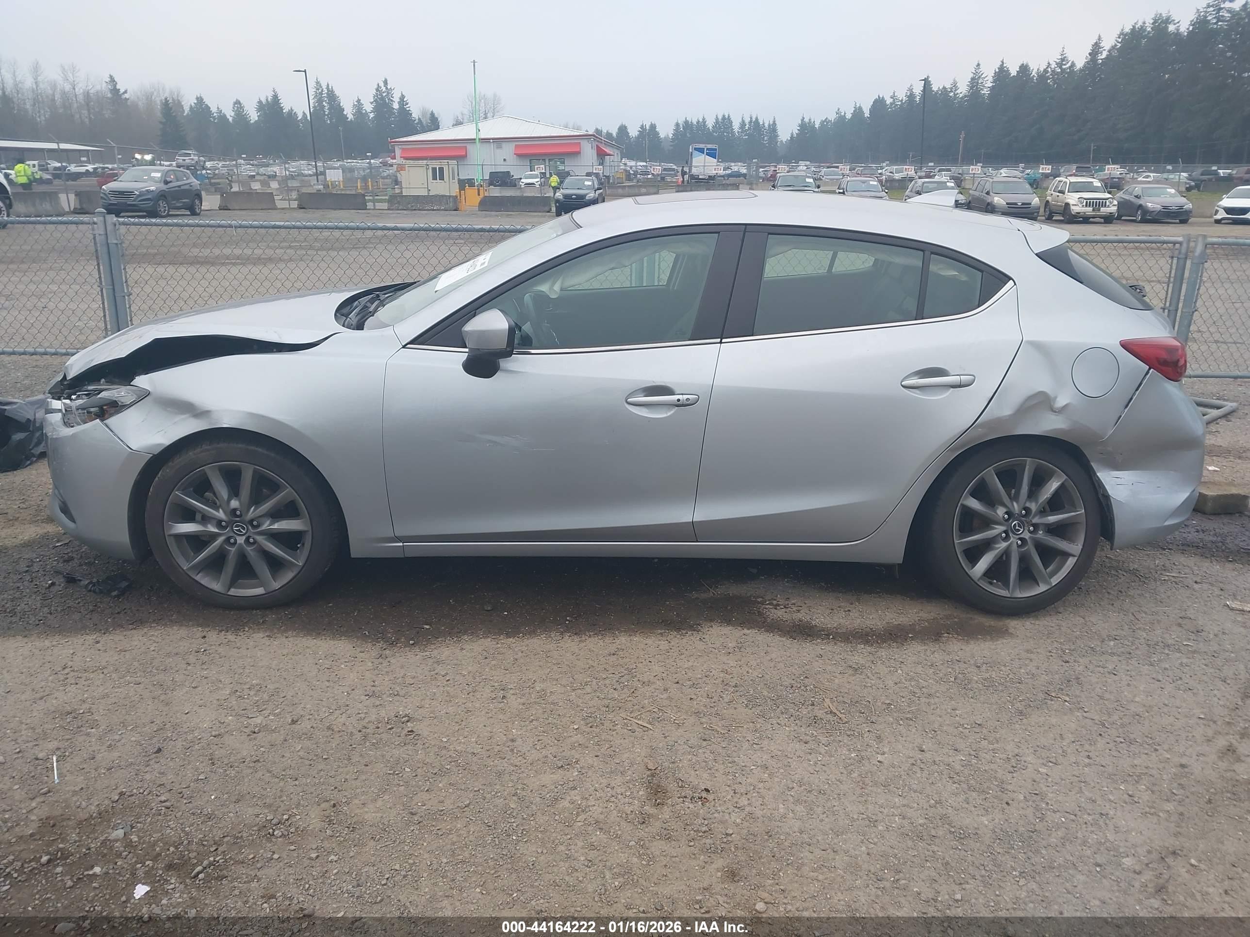 MAZDA MAZDA3 image 6