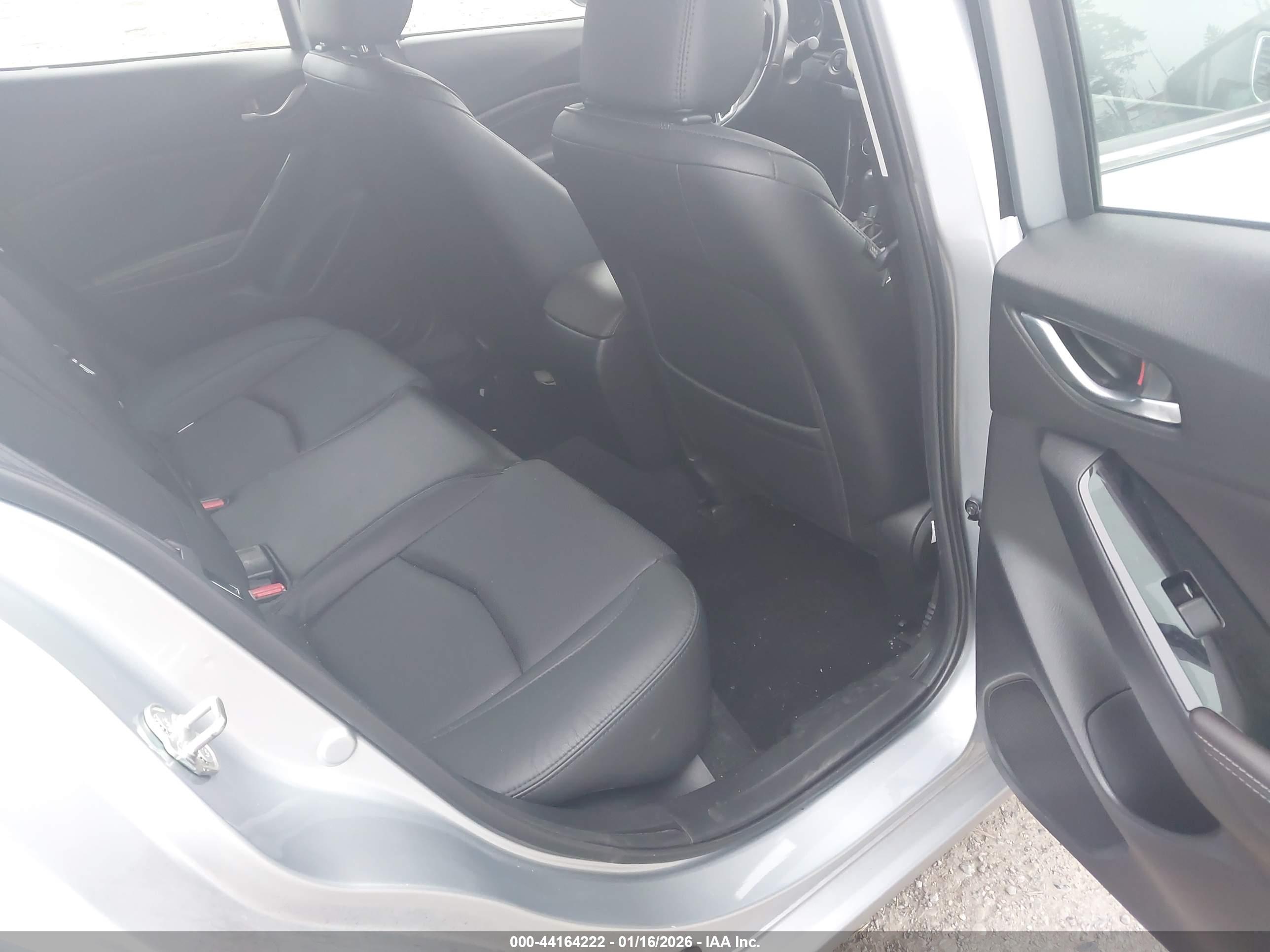MAZDA MAZDA3 image 8