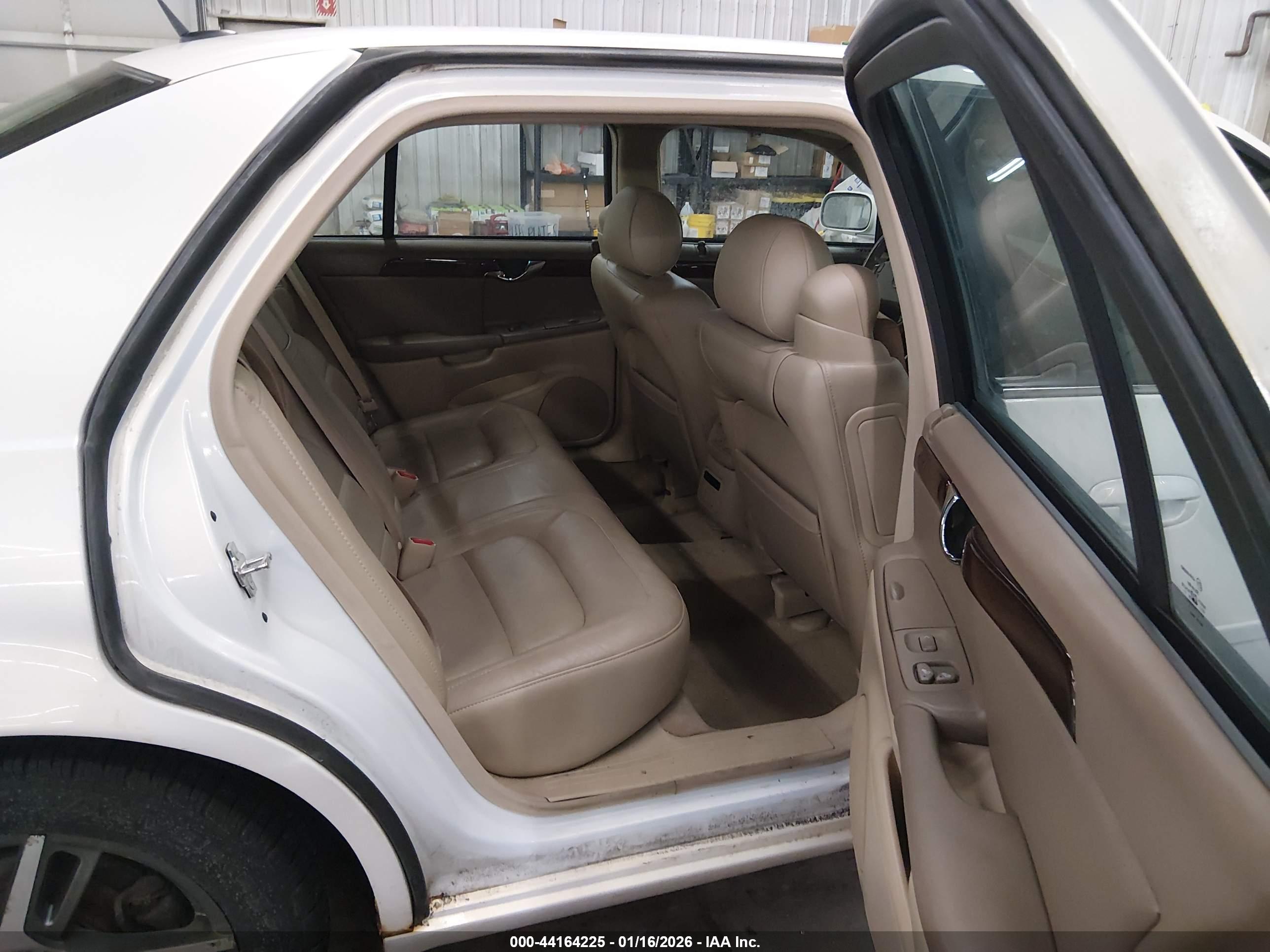 CADILLAC DEVILLE image 8