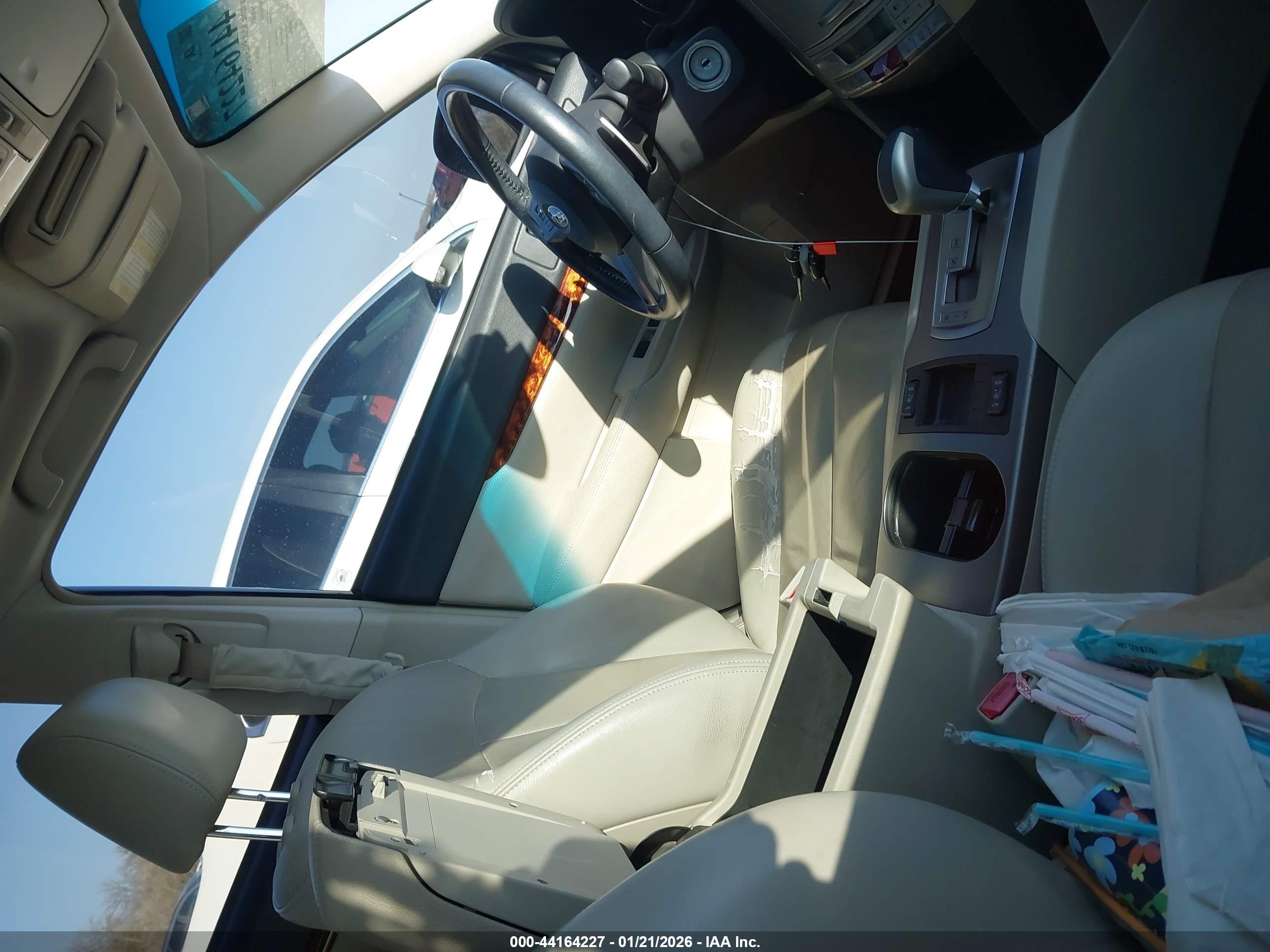 SUBARU LEGACY image 5