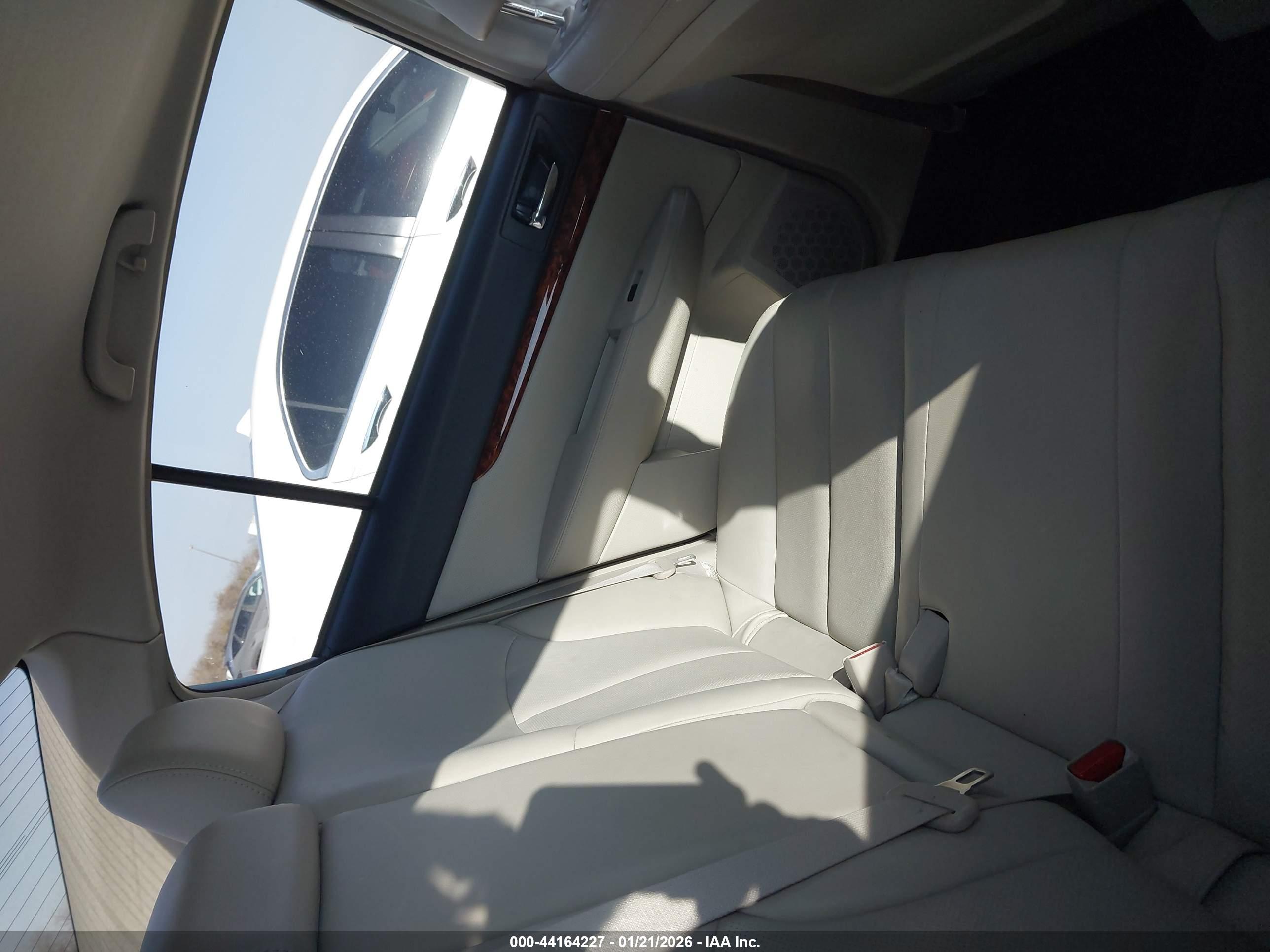 SUBARU LEGACY image 8