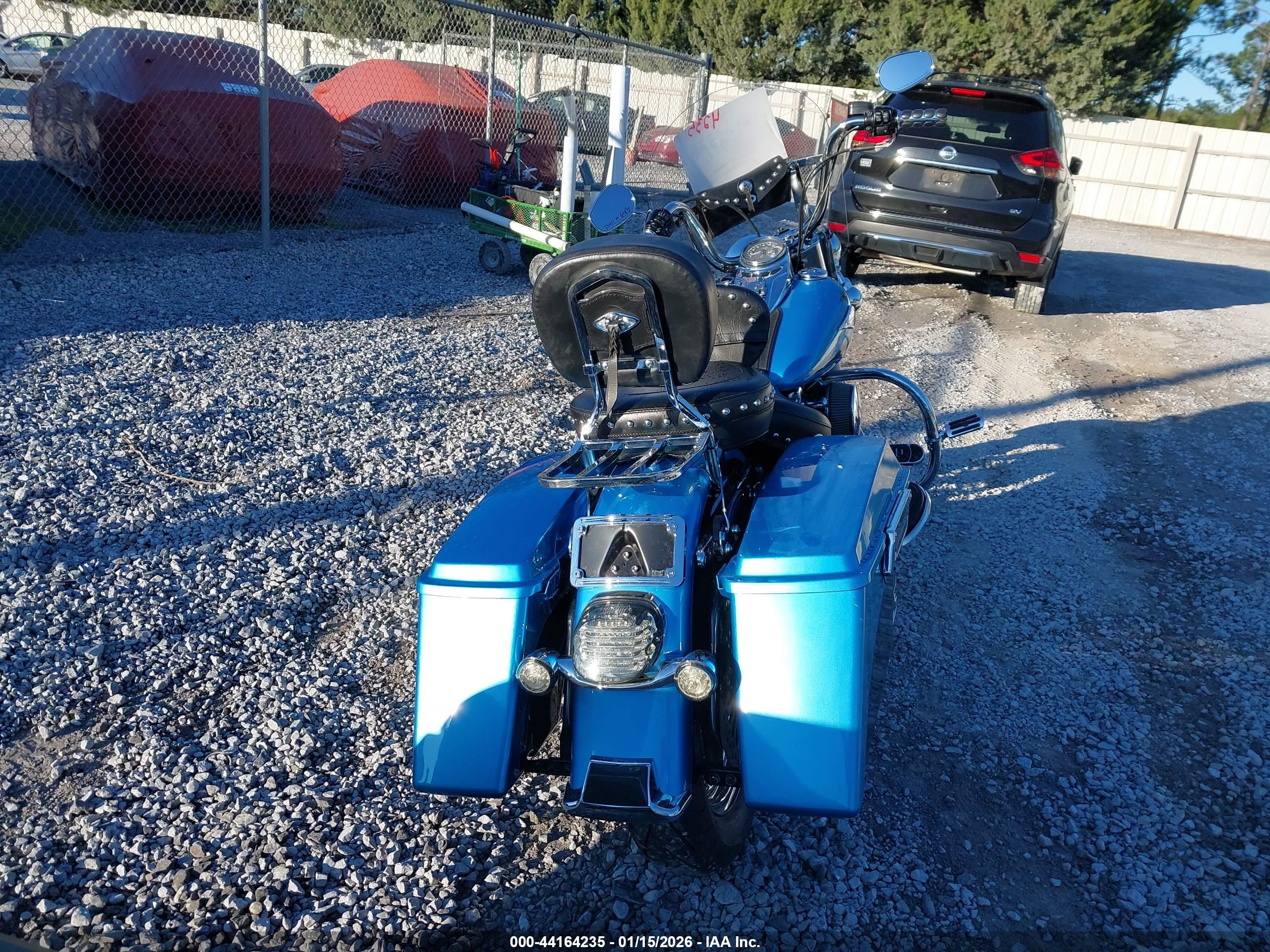 HARLEY-DAVIDSON FLSTC image 6