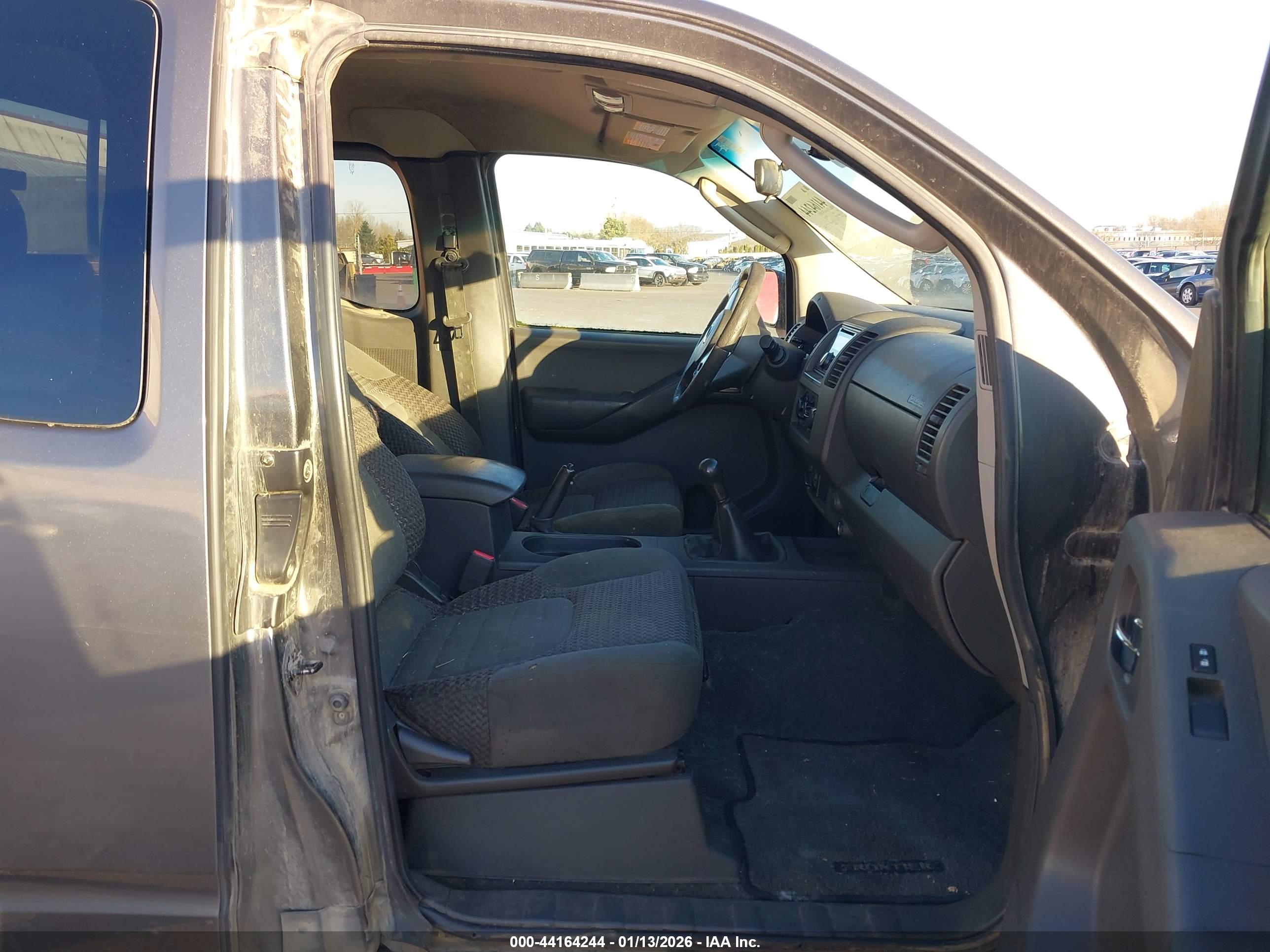 NISSAN FRONTIER image 5