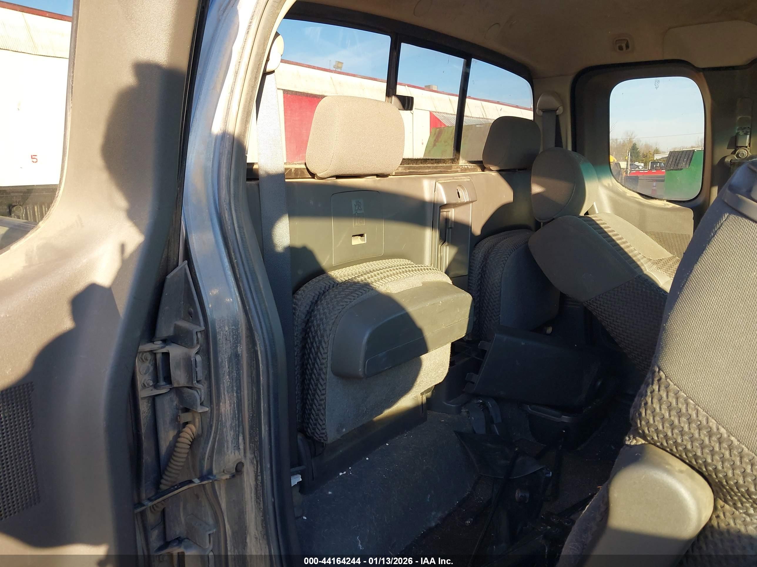 NISSAN FRONTIER image 8