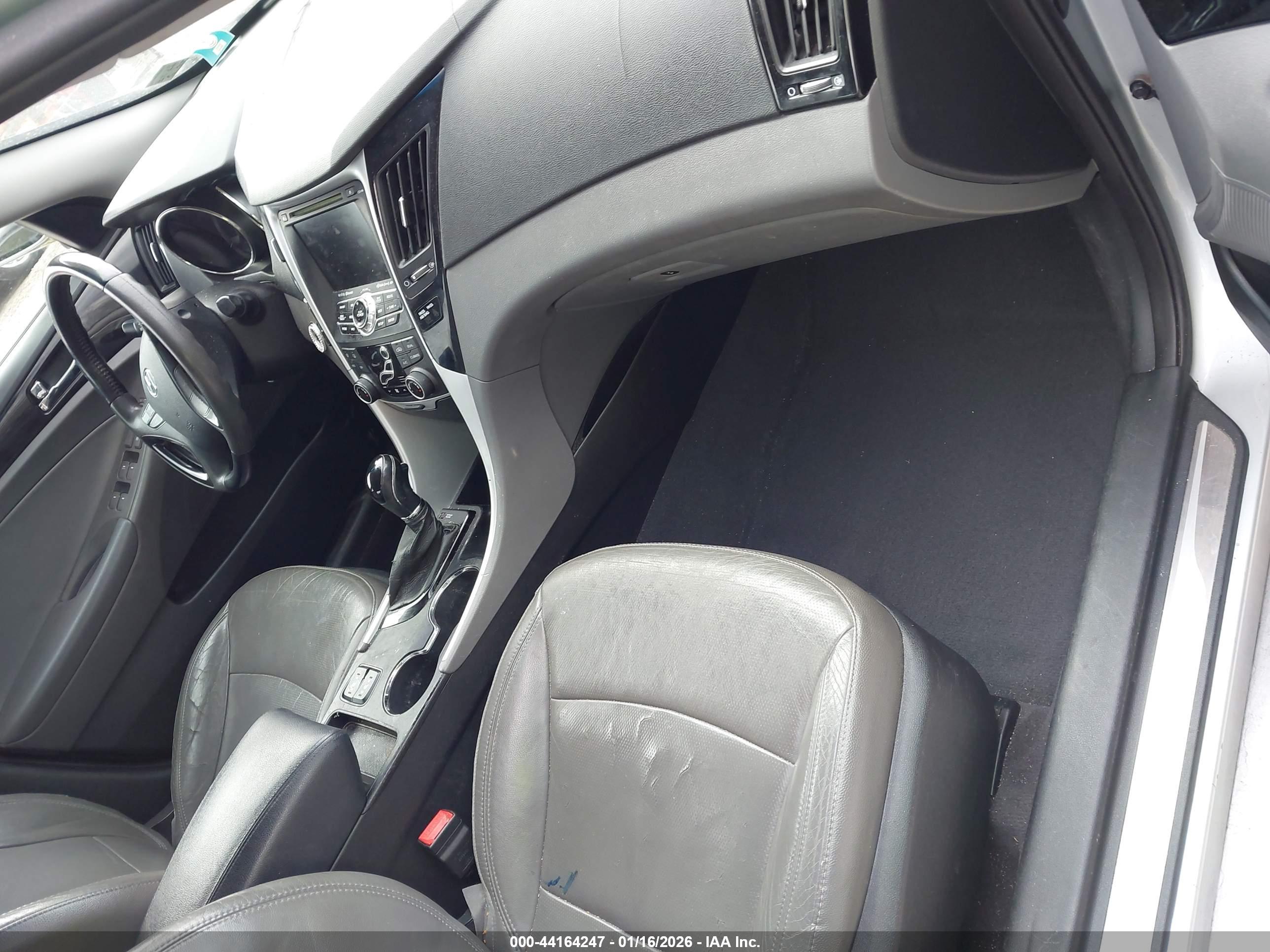HYUNDAI SONATA image 5