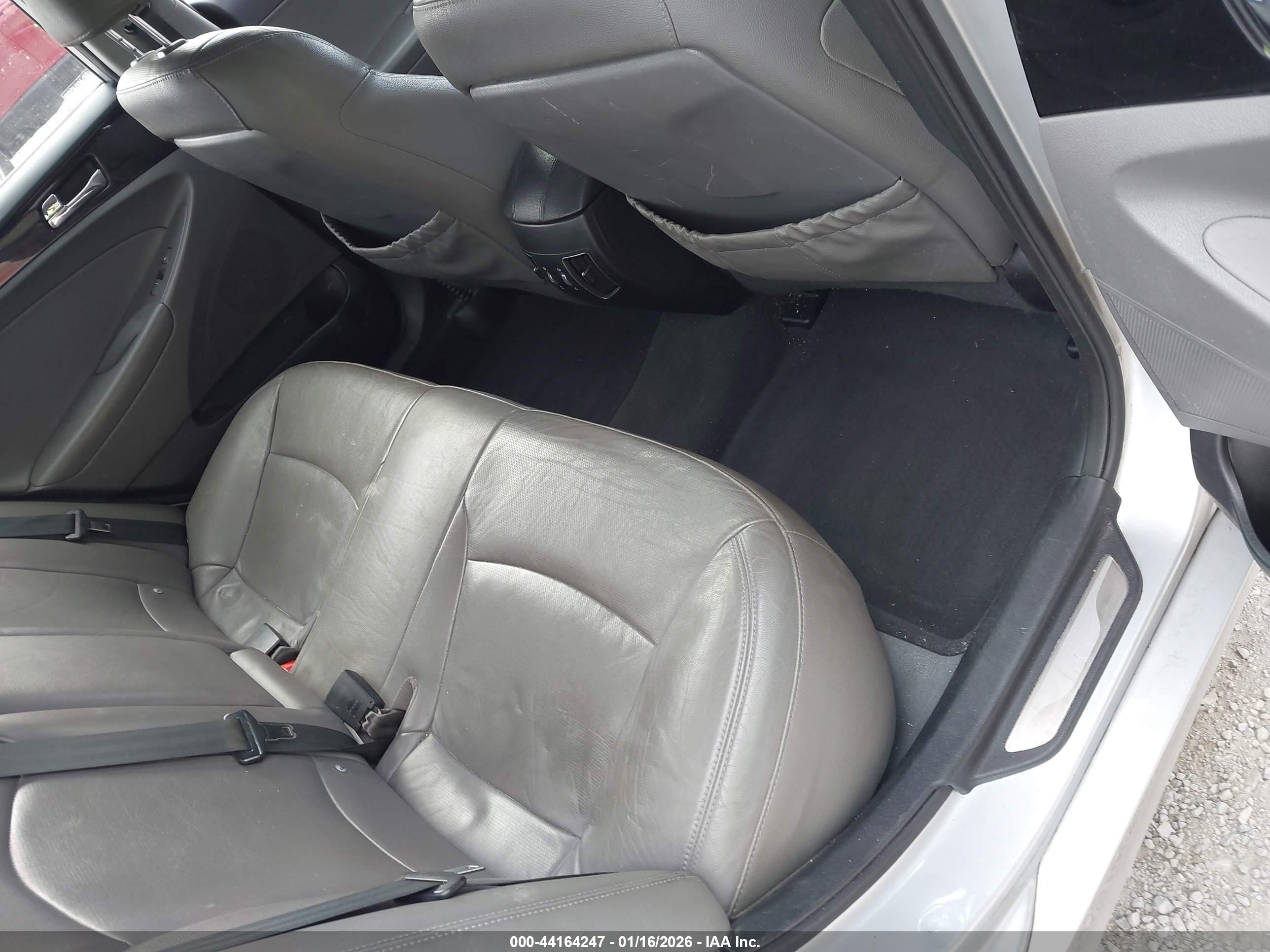 HYUNDAI SONATA image 8