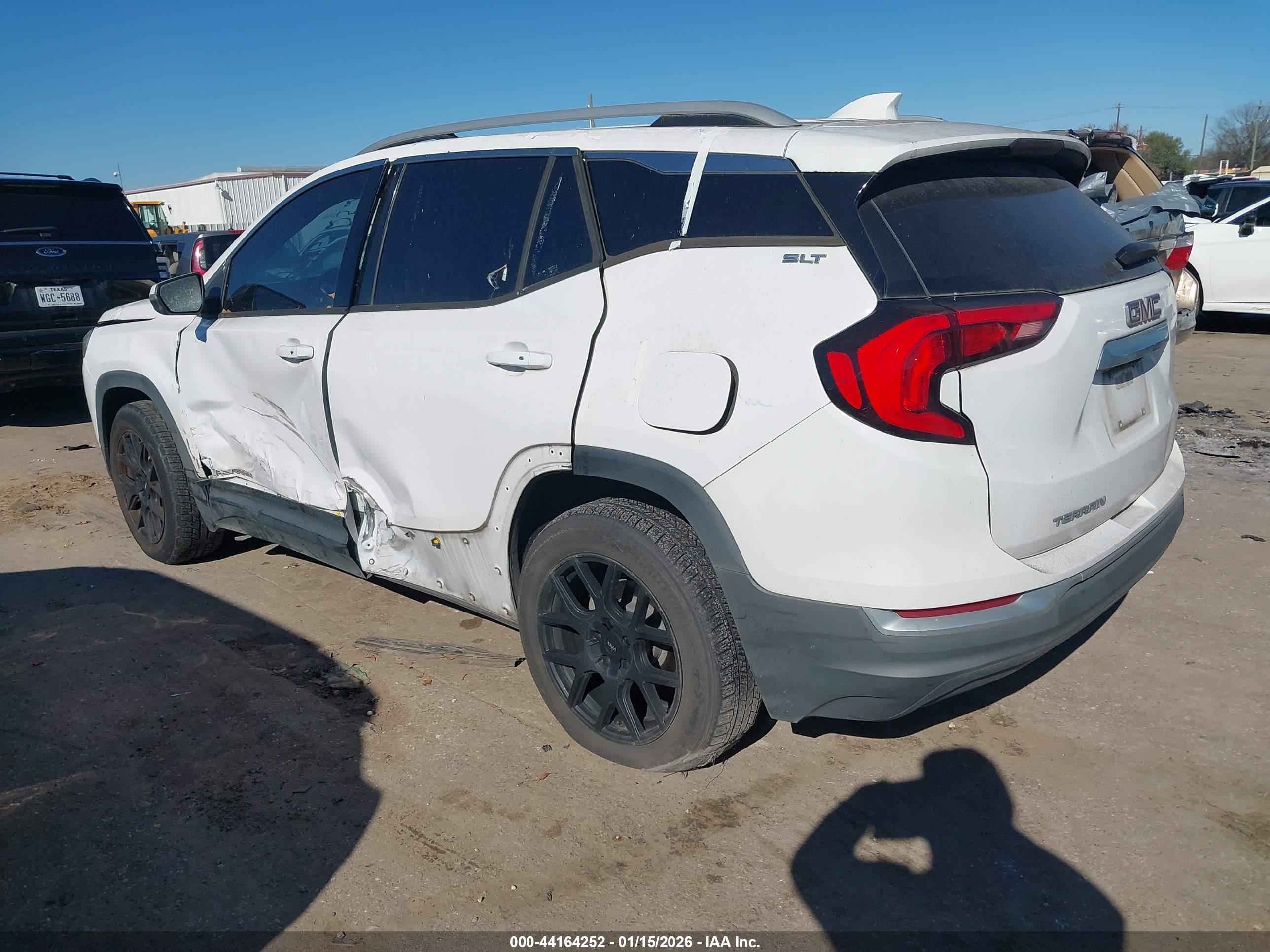 GMC TERRAIN image 3