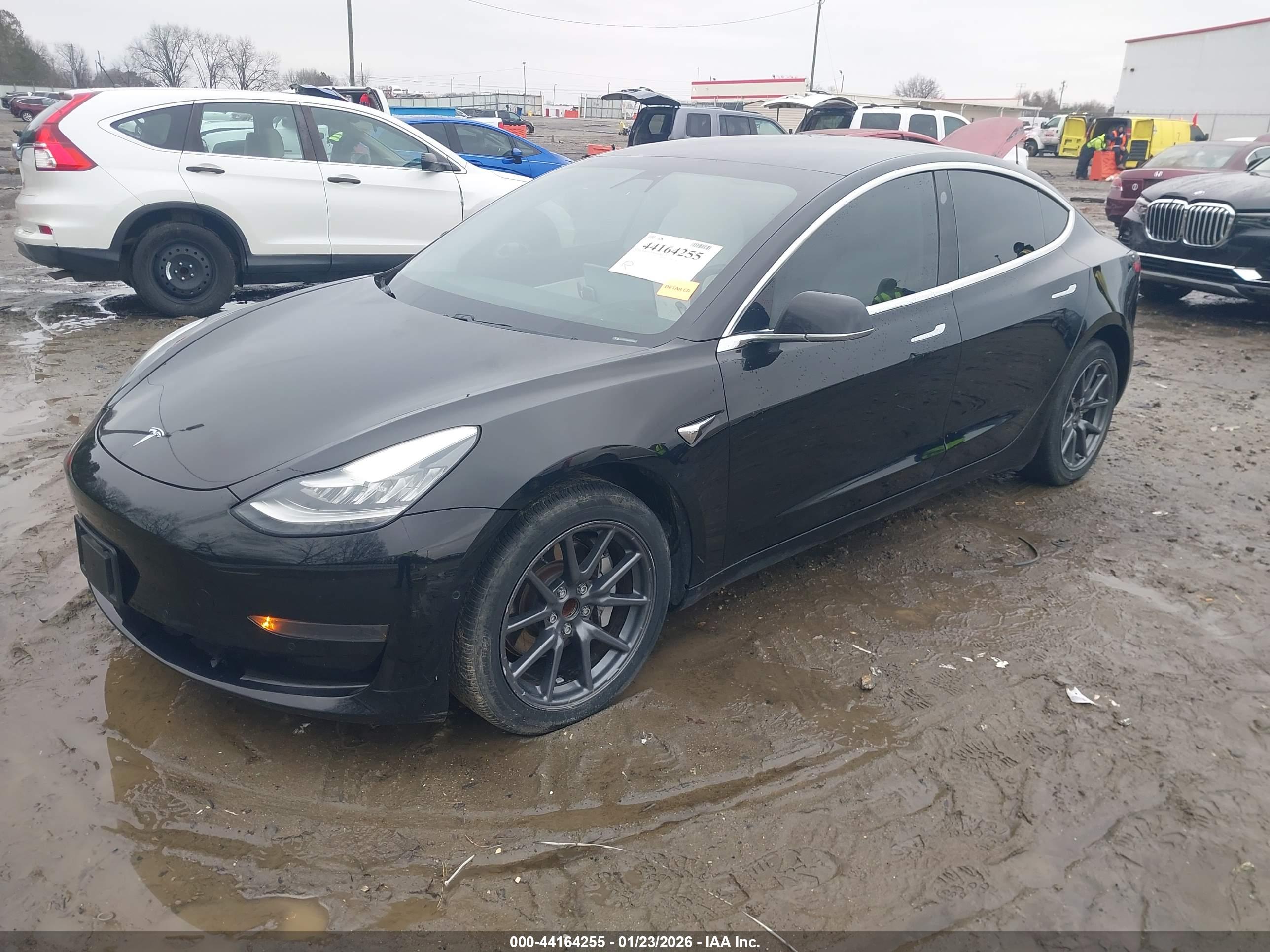 TESLA MODEL image 2