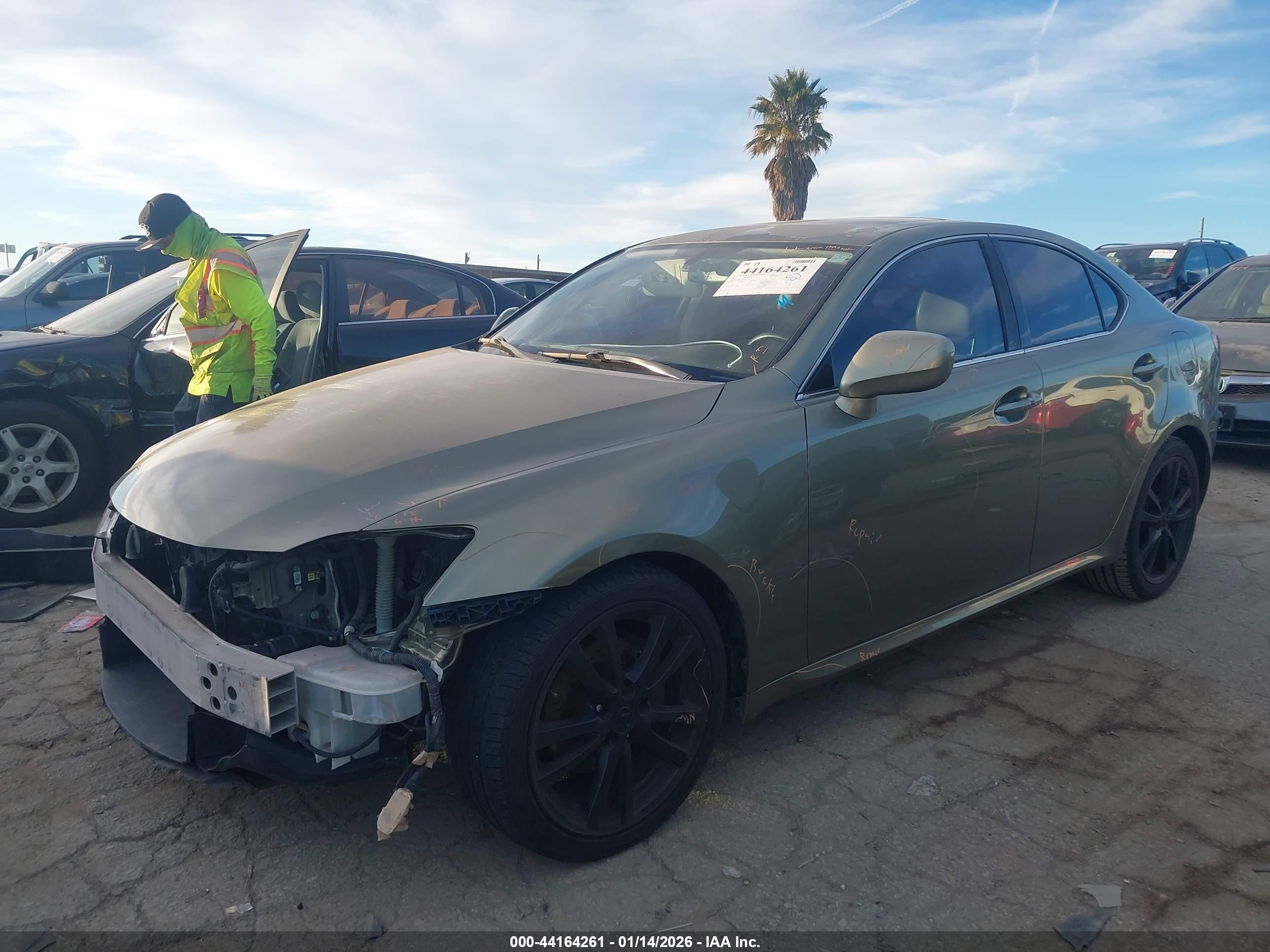 LEXUS IS image 2