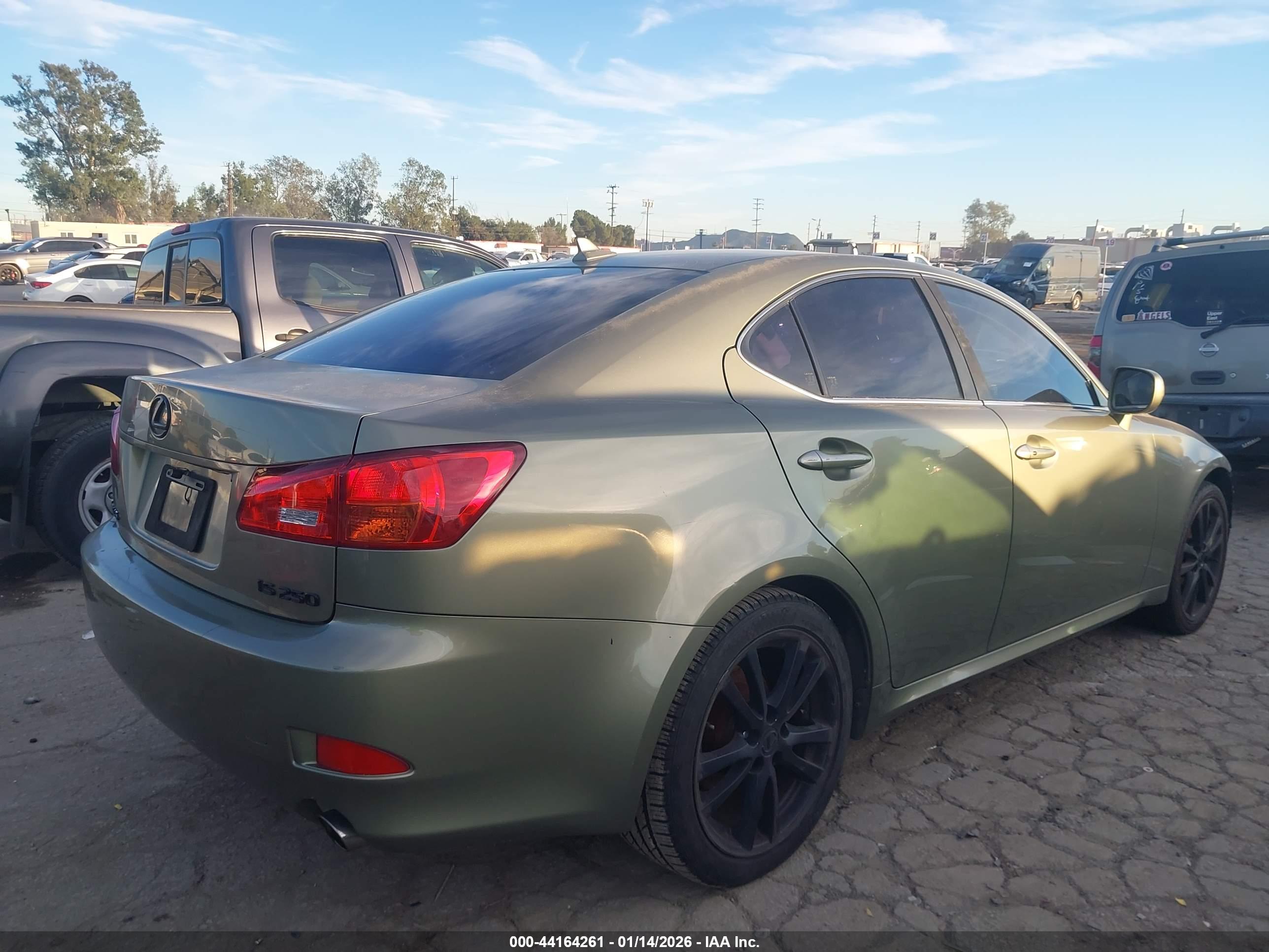 LEXUS IS image 4