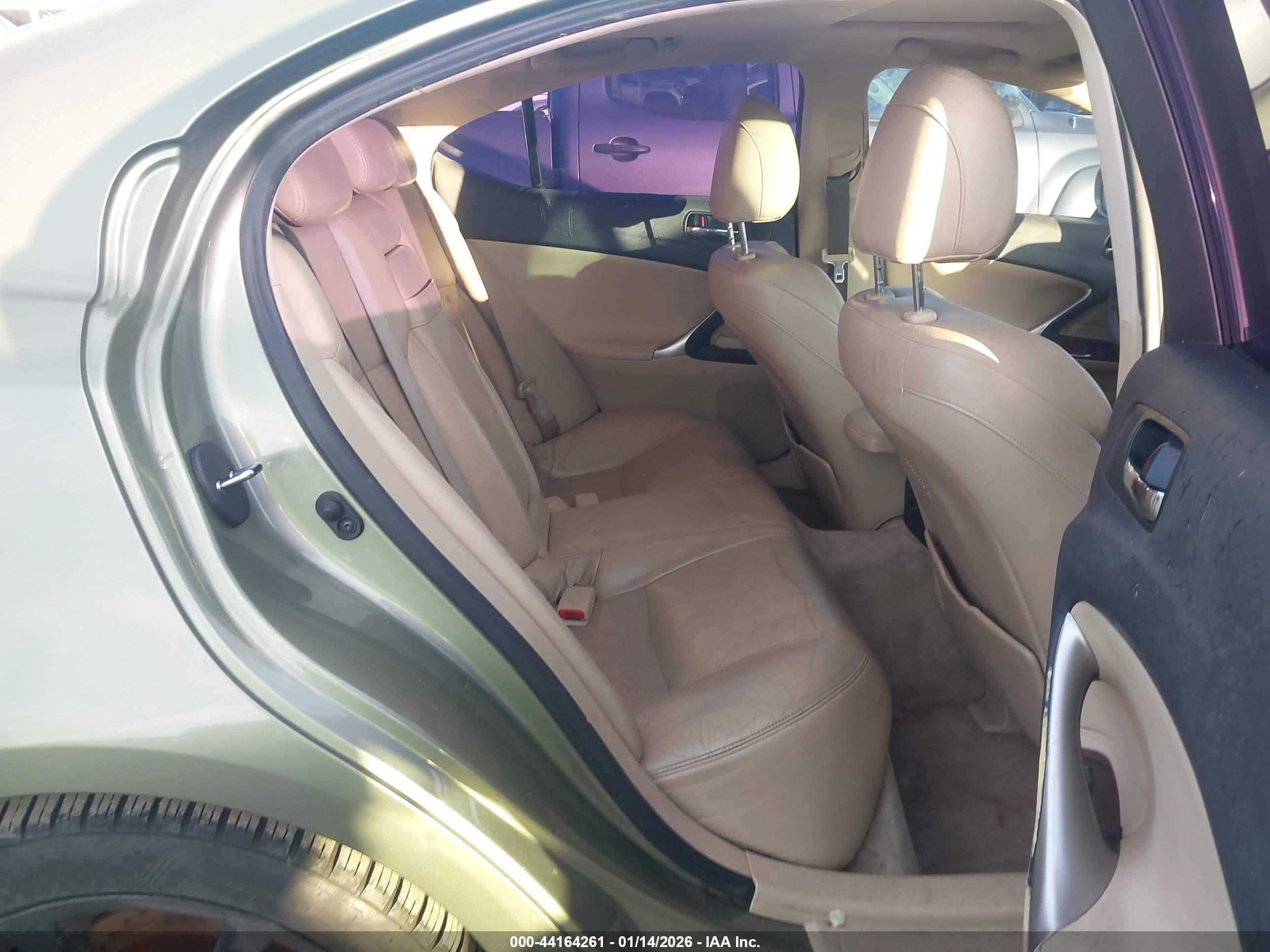 LEXUS IS image 8